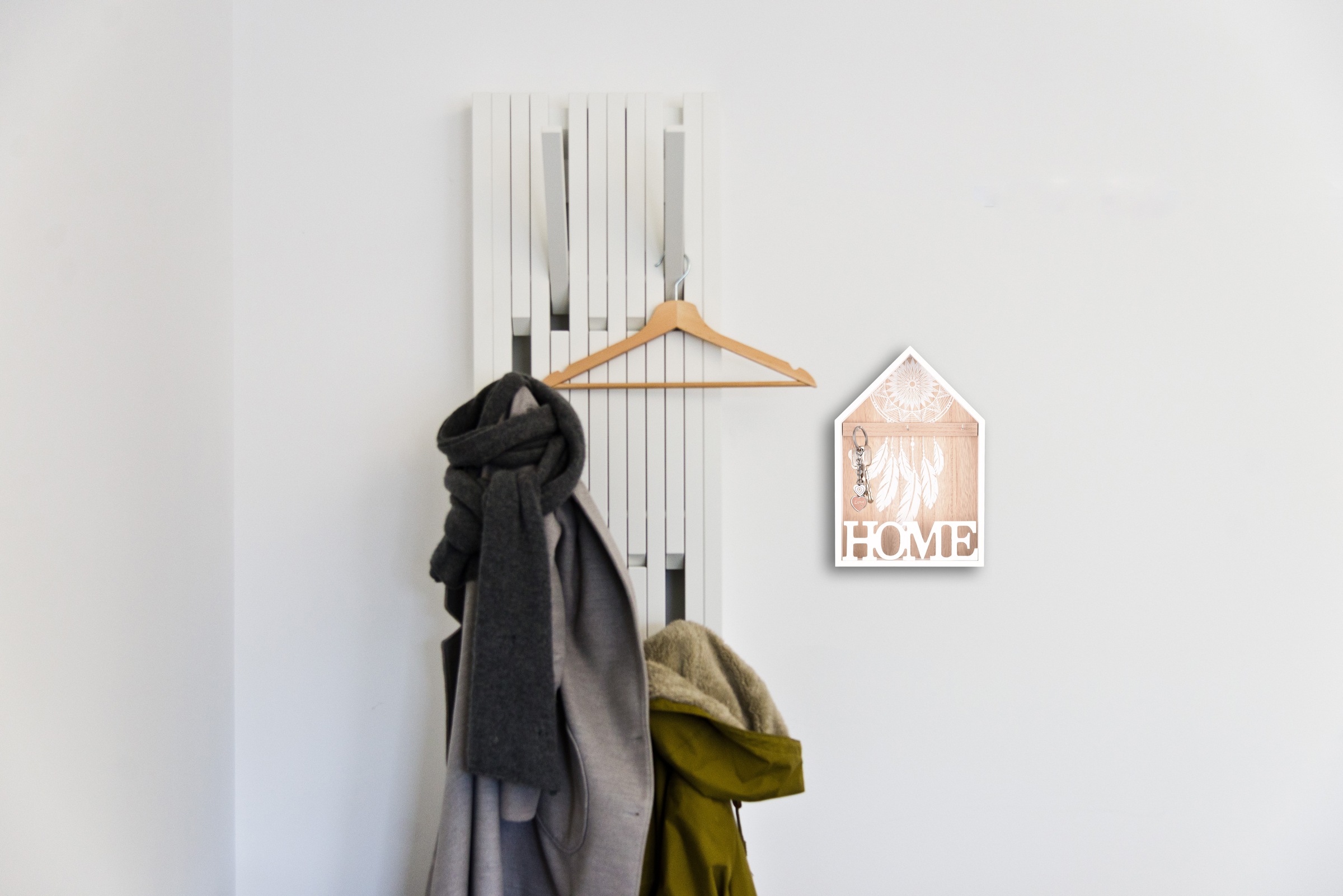 MIRRORS AND MORE Wandregal »Gina«, (1 St.), mit 3 Haken, Home Schriftzug günstig online kaufen