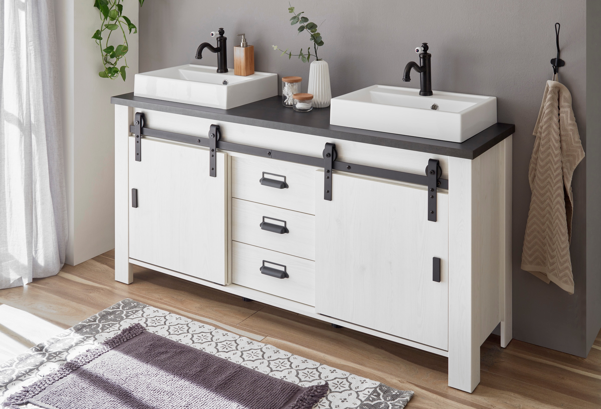 Home affaire Badmöbel-Set »SHERWOOD, Bad im modernen Design, 4-teiliges Badezimmer«, (4 St.), in 2 Farben verfügbar, Scheunentorbeschlag & Apothekergriff aus Metall