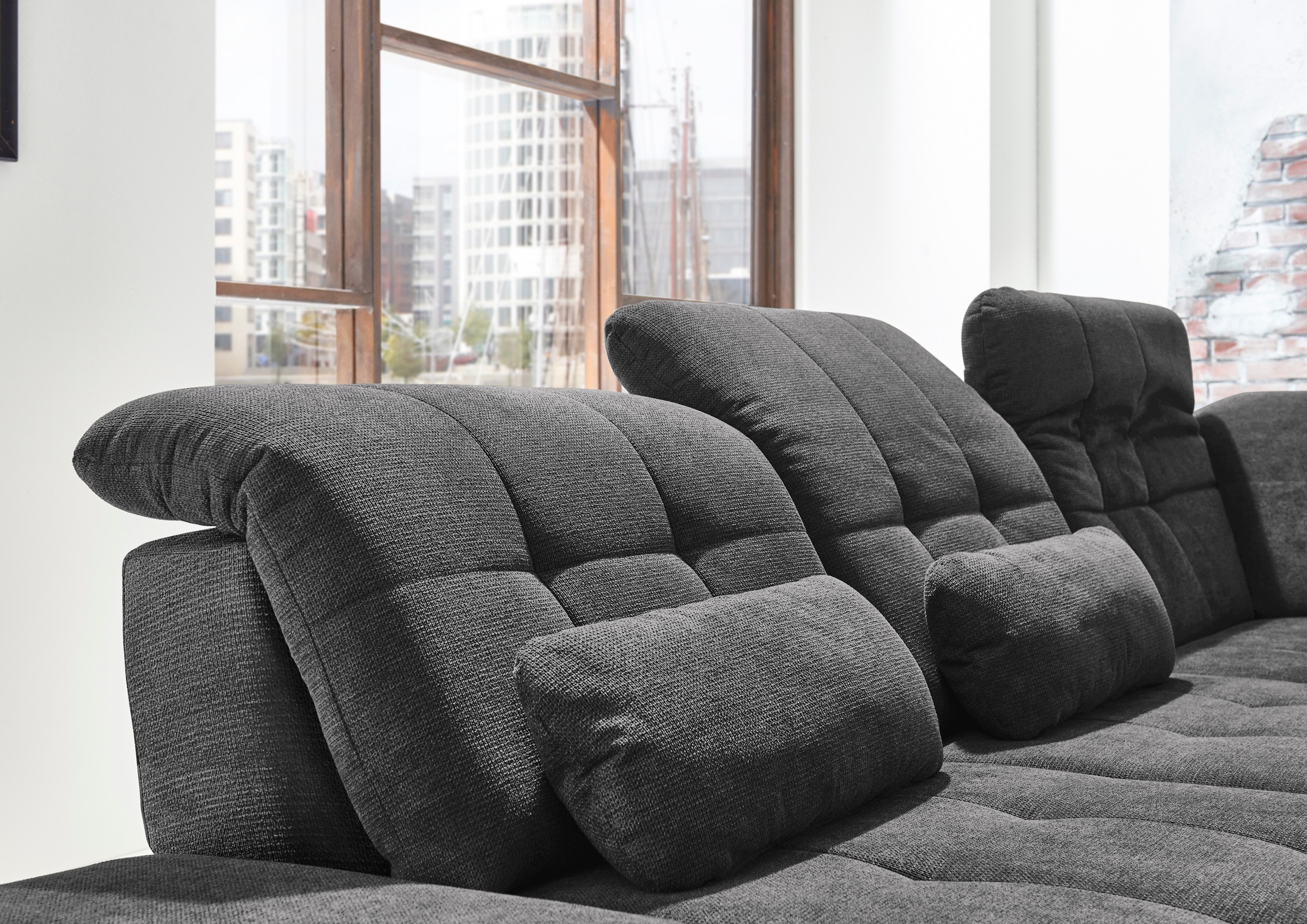 Die PlanBar Ecksofa »MP-IN17004 L-Form«, wahlweise mit Bettfunktion, Sitztiefen- und Kopfteilverstellung