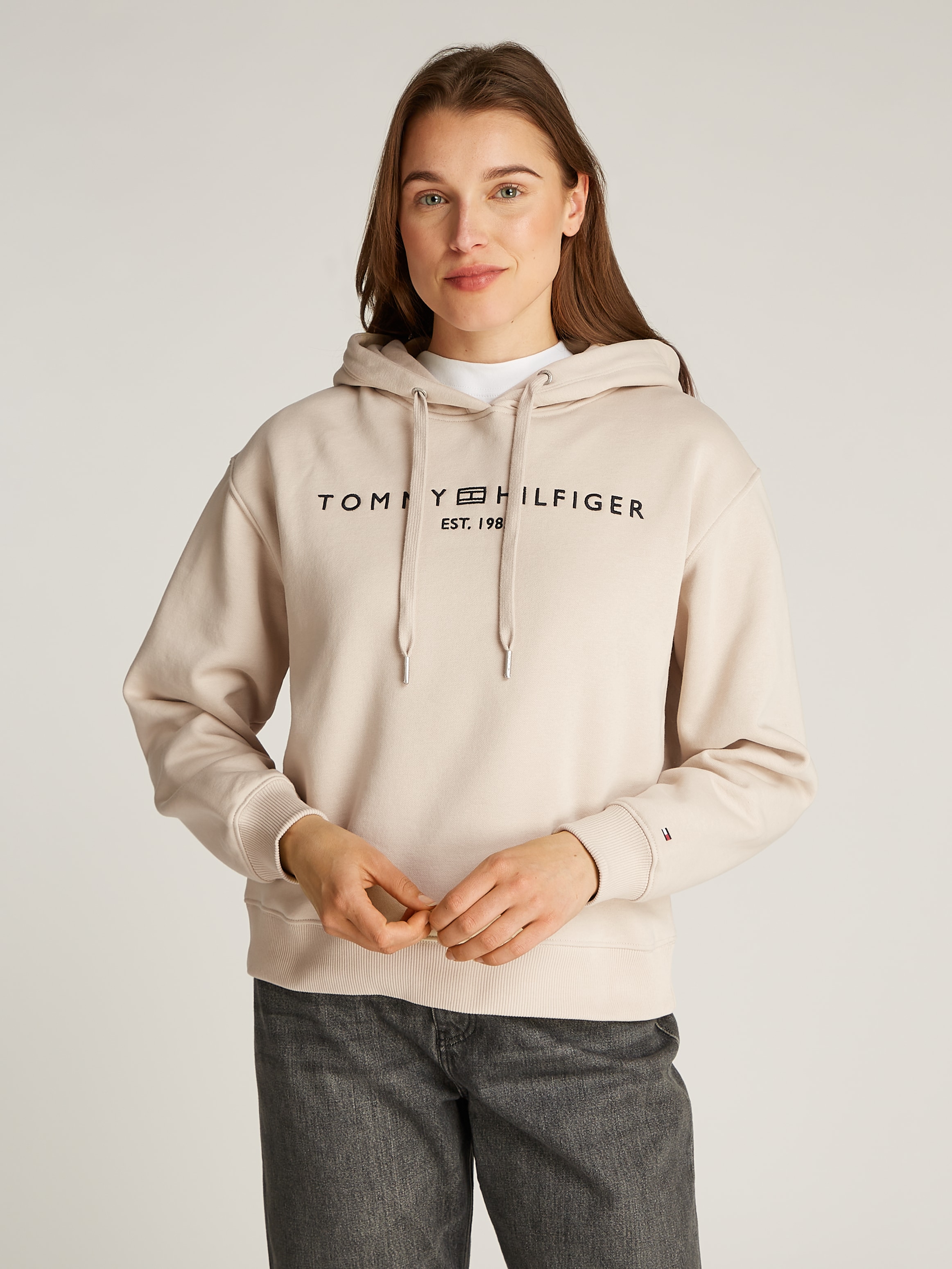 Tommy Hilfiger Kapuzensweatshirt »MDRN REG CORP LOGO HOODIE«, mit gesticktem Logo-Schriftzug