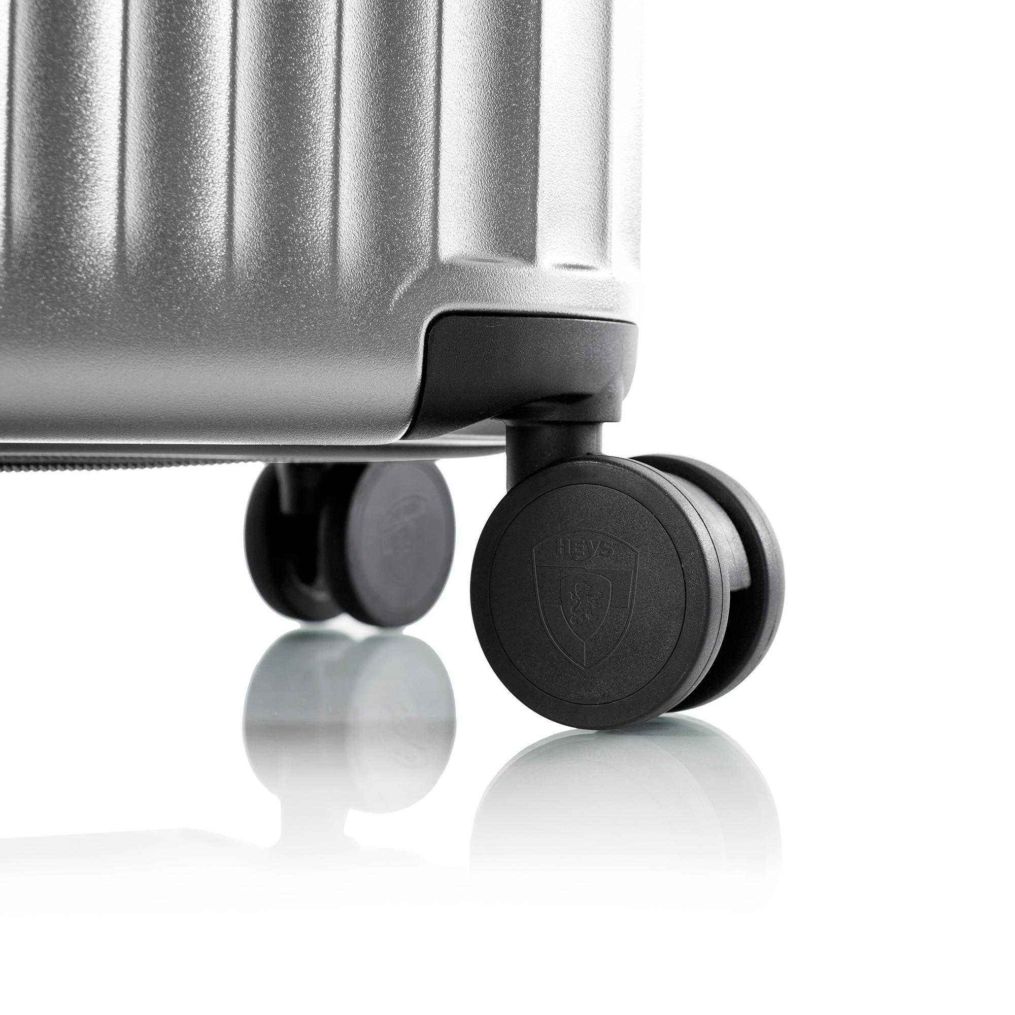 Heys Hartschalen-Trolley »Smart Luggage®, in verschiedenen Farben und Größen«, 4 Rollen, Heys x Joachim Llambi Handgepäck Smart Gepäck mit App-Funktion
