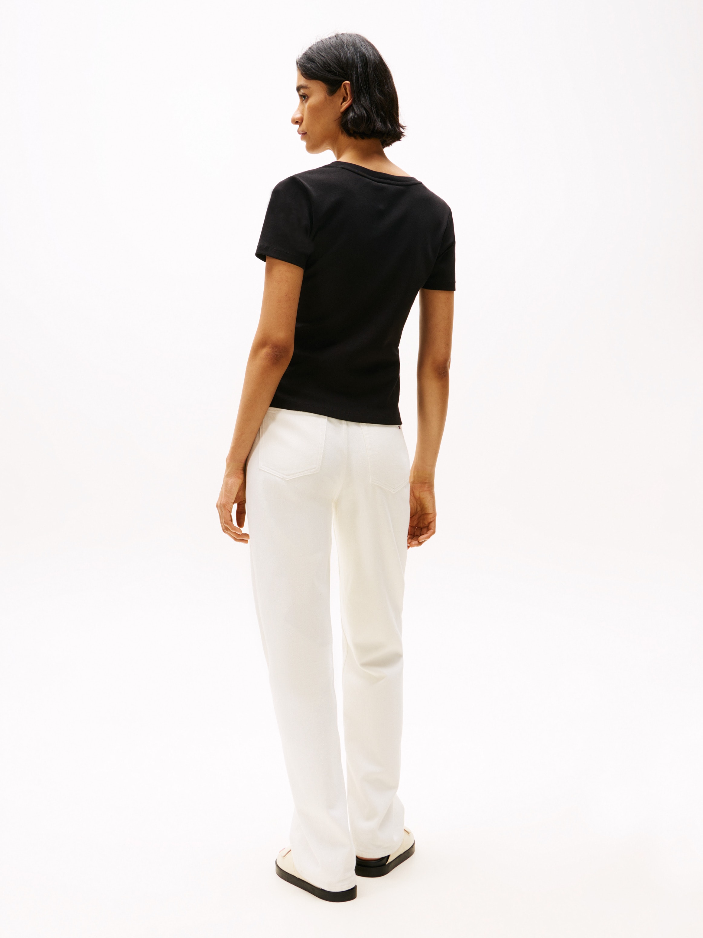 Tommy Hilfiger T-Shirt »SLIM CODY V-NK SS«, mit Logostickerei
