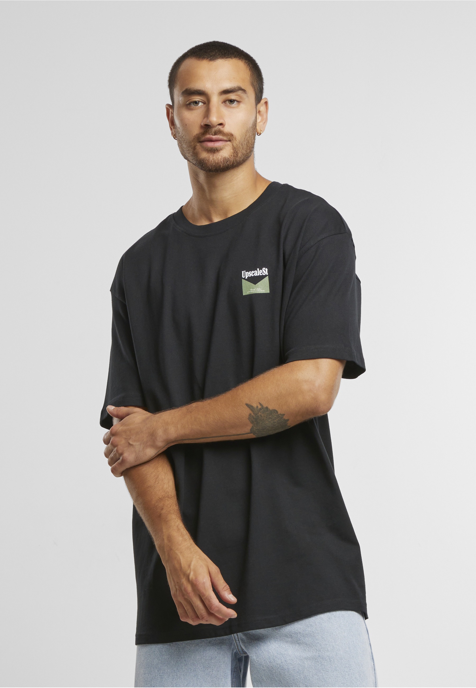 Upscale by Mister Tee T-Shirt »Upscale by Mister Tee Live Bold Oversize Tee« 1 Stk.