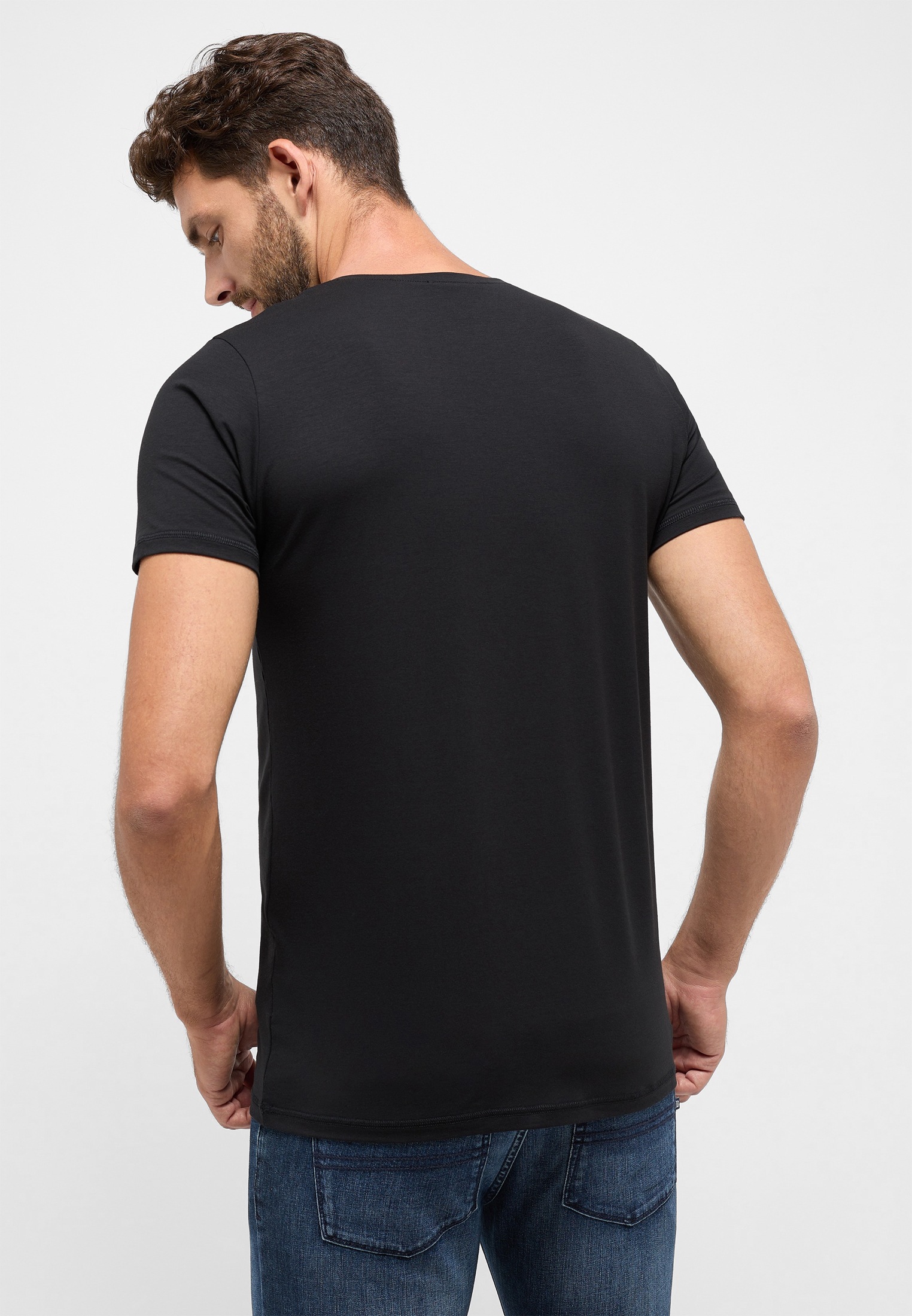 Eterna V-Shirt