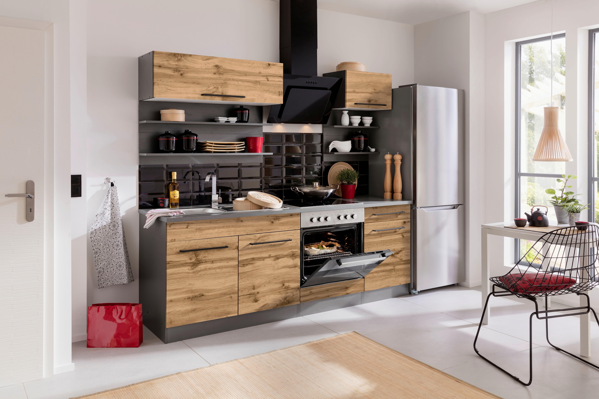 KOCHSTATION Küchenzeile »KS-Tulsa«, mit E-Geräten, Breite 210 cm, schwarze Metallgriffe, MDF Fronten