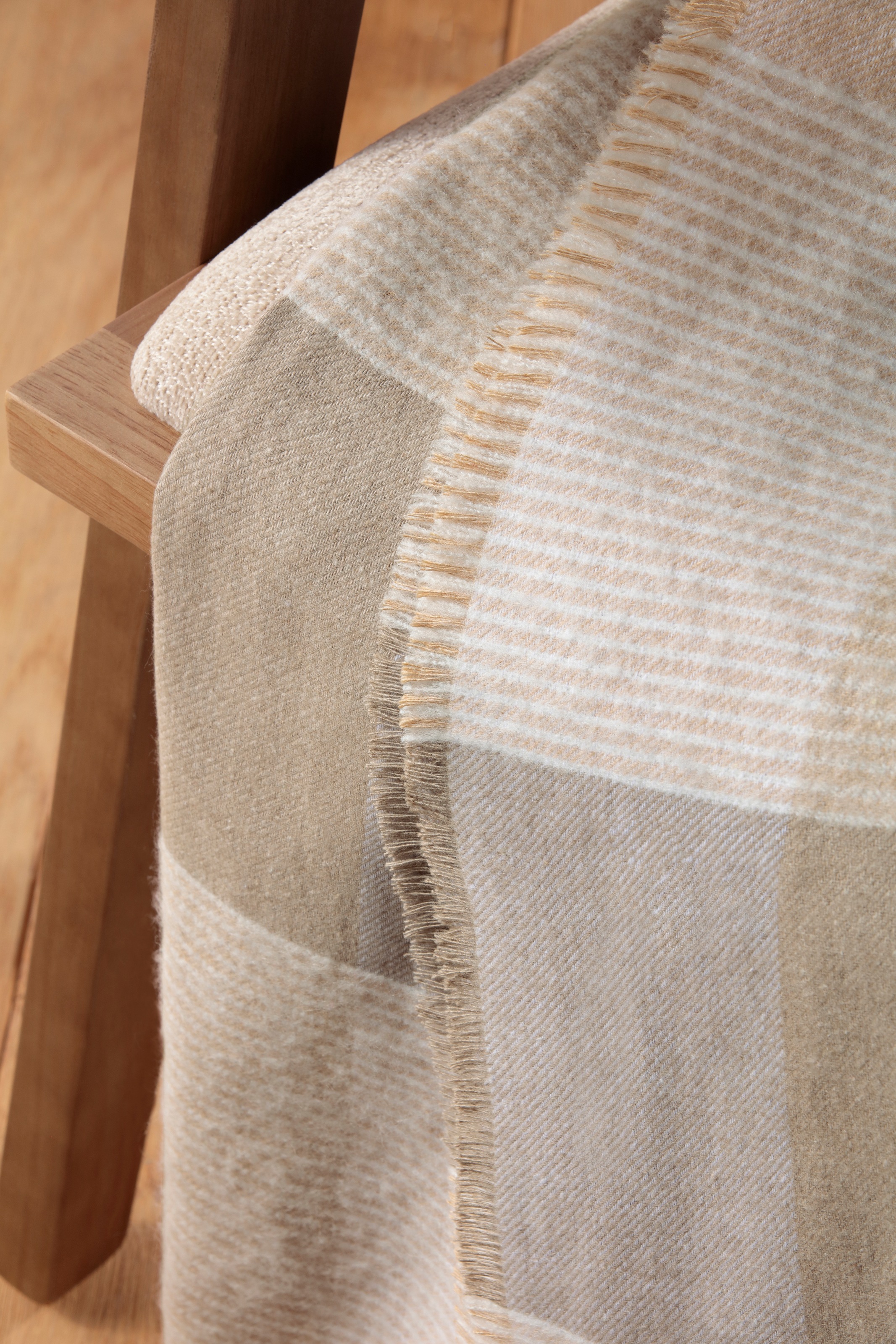 Biederlack Plaid »Plaid White Bouclé«, in klassischem Karodesign günstig online kaufen