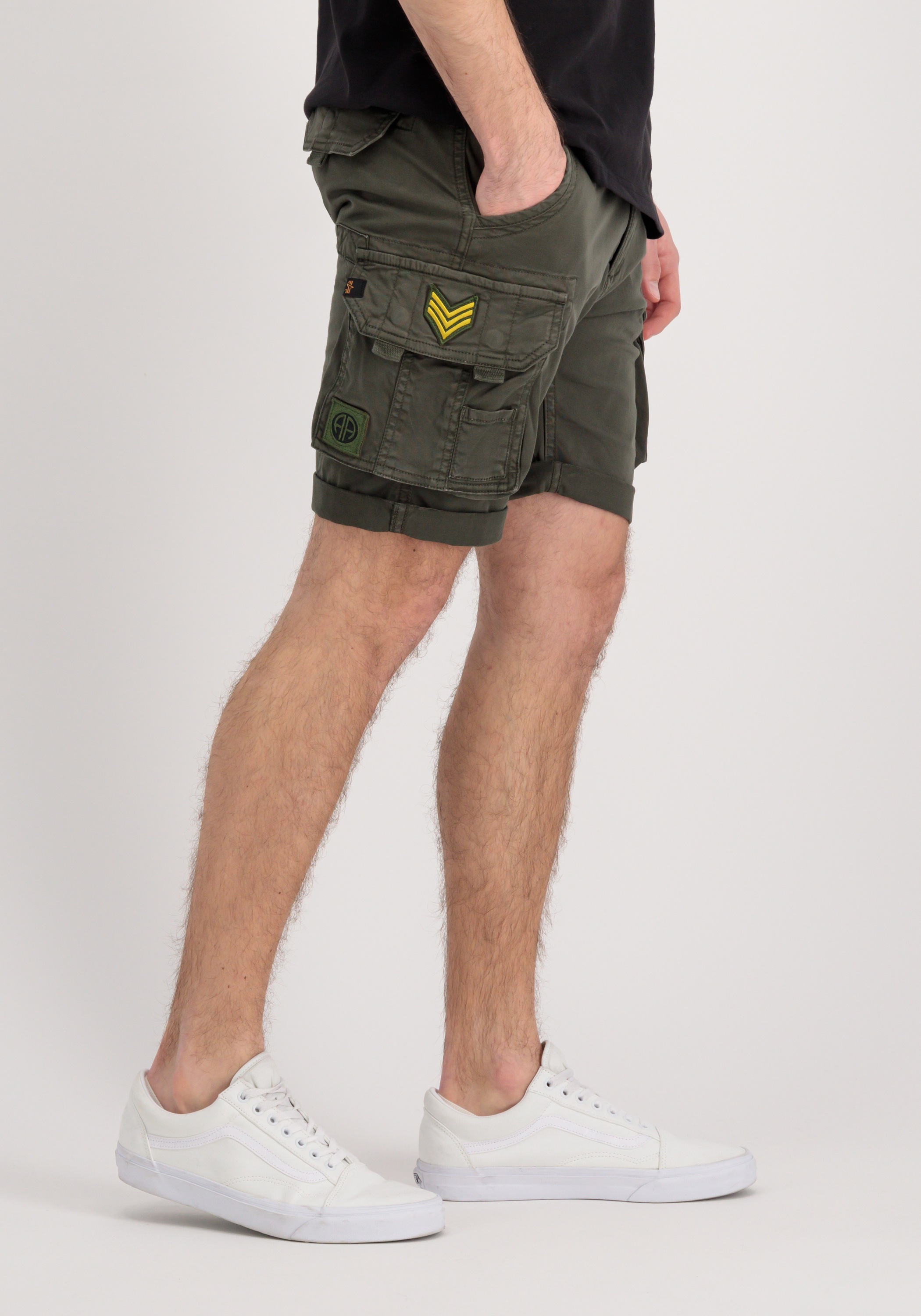 2. Bild von Alpha Industries Shorts »ALPHA INDUSTRIES Men - Shorts Crew Short Patch«