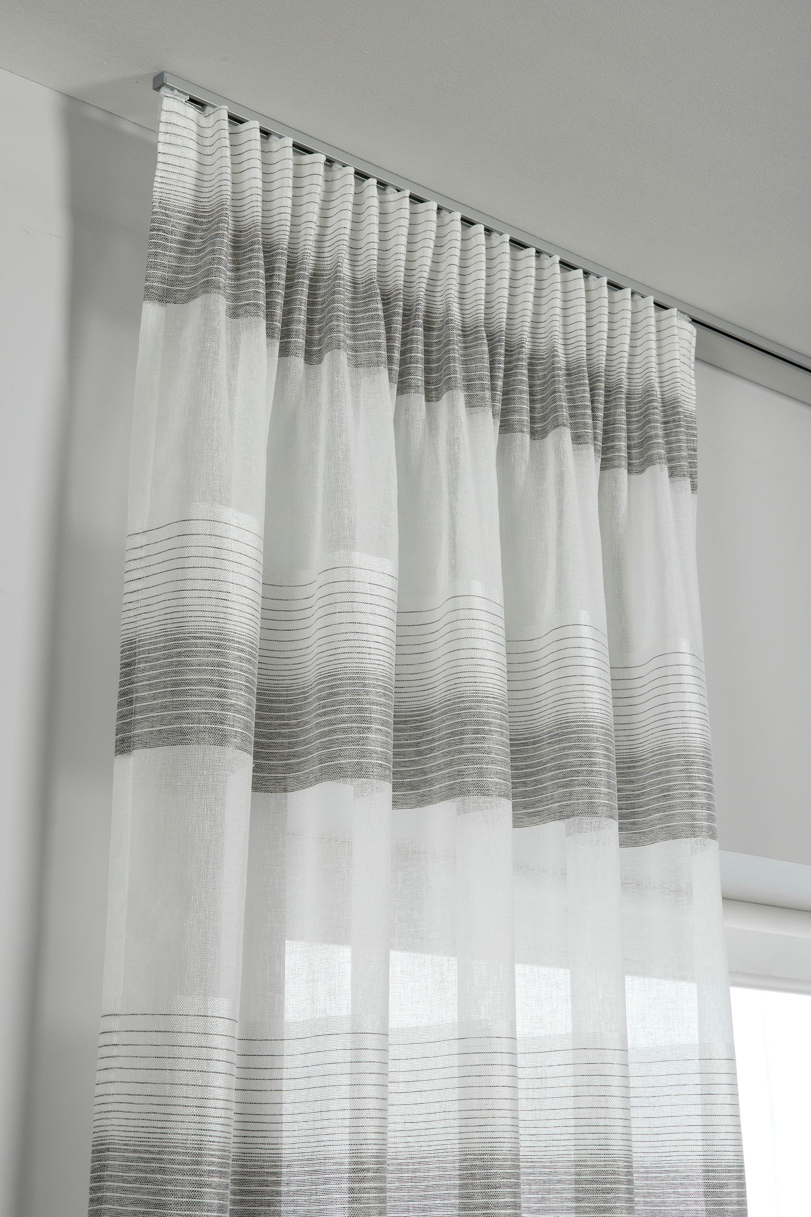 GARDINIA Vorhangschiene »Aluminium-Vorhangschienen Set 1-Lauf Lucy«, 1 läufig-läufig, mit Bohren, Deckenmontage, Aluminium, Deckenträger aus Kunststoff