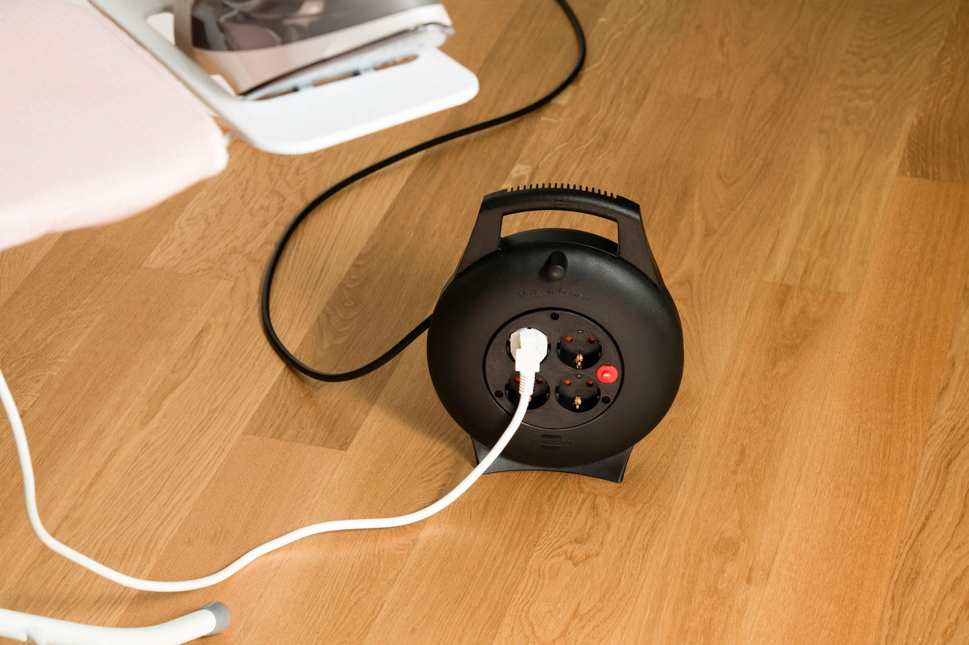 Brennenstuhl Stromkabel »Vario Line Kabelbox VL2-X 4-fach H05VV-F3G1.5« Typ F (Schuko) Typ F (Schuko) 1.000 cm