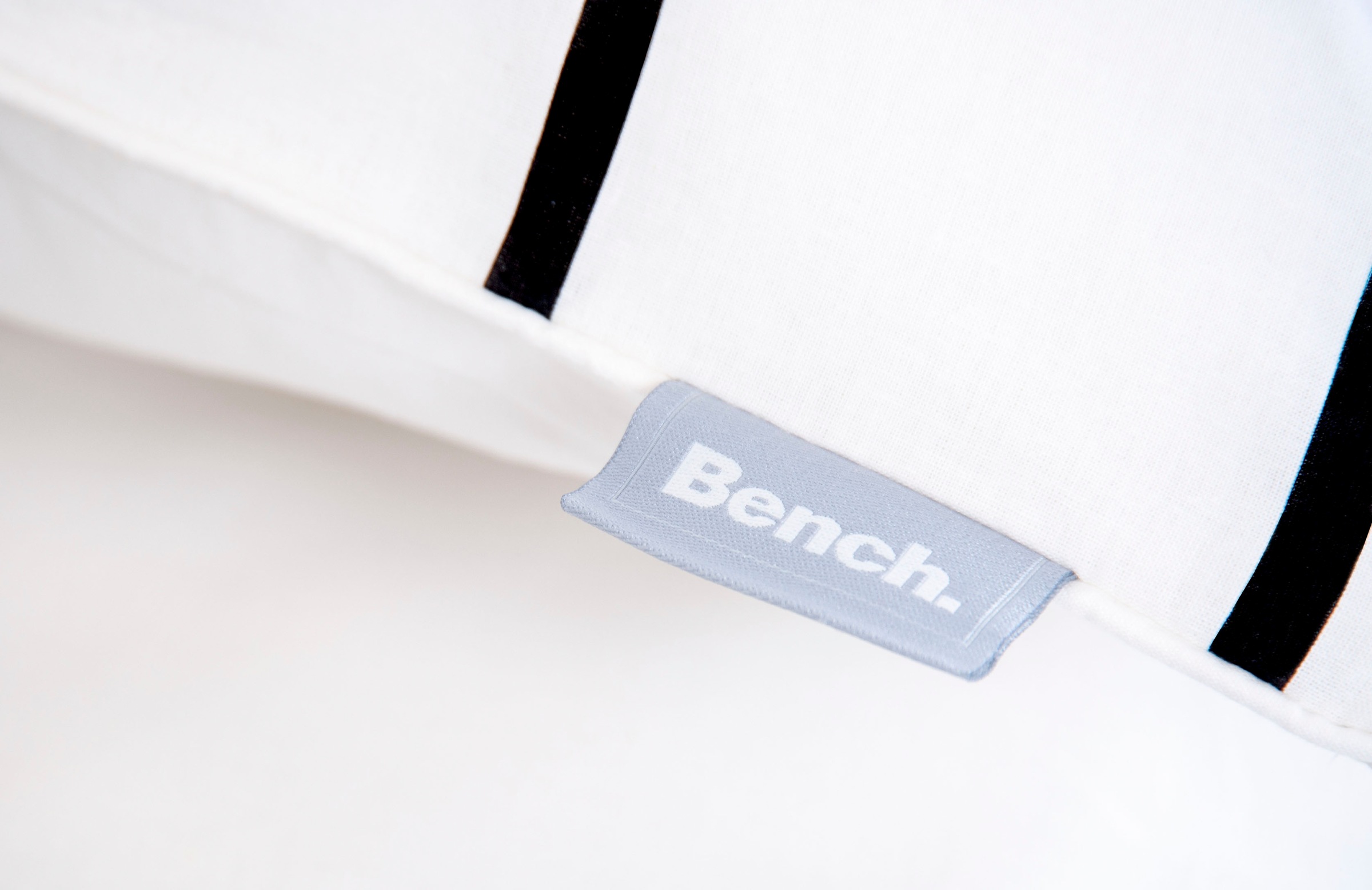 Bench. Wendebettwäsche »Bench«, Kissenbezug mit dekorativer Paspel