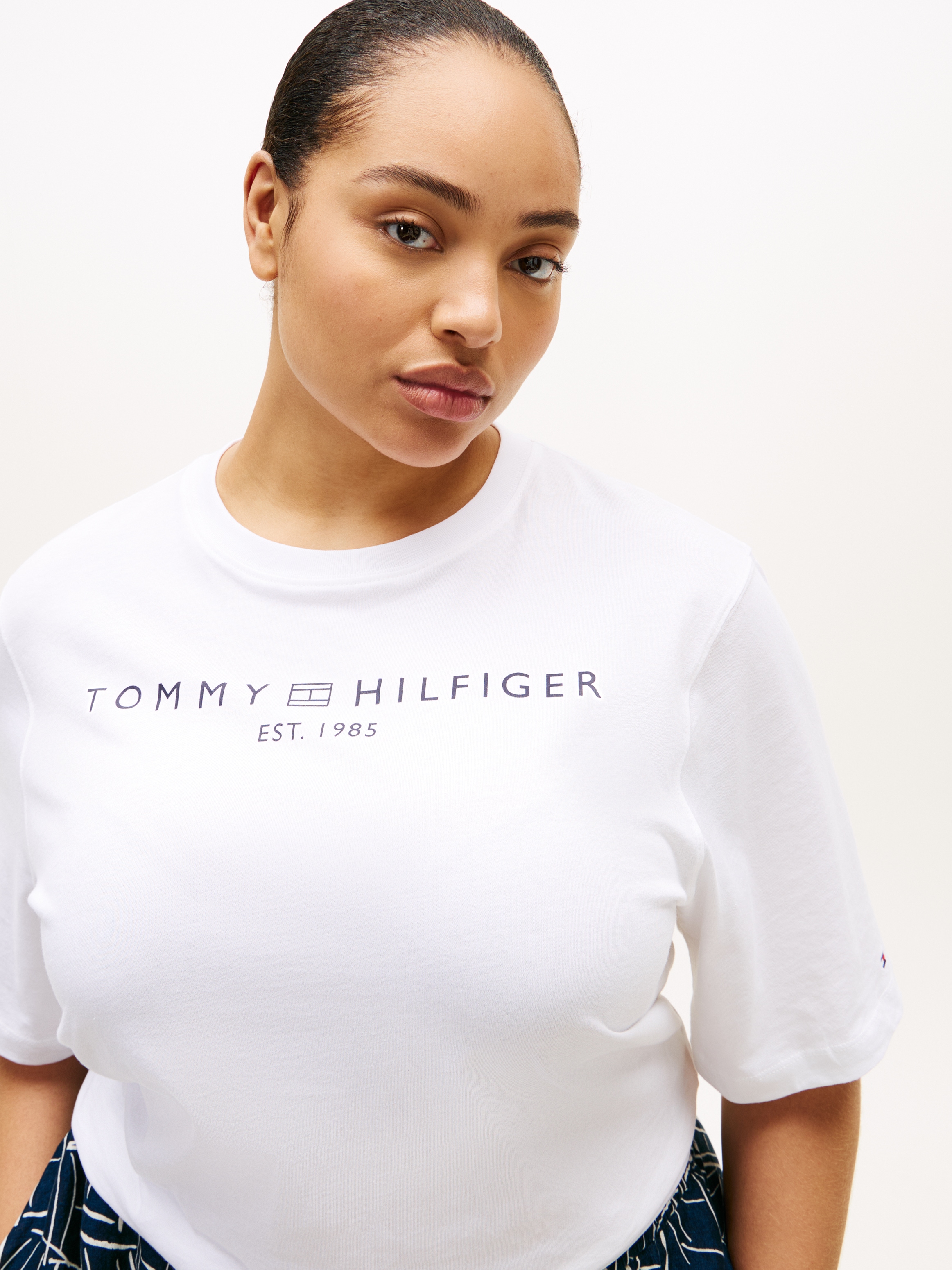 Tommy Hilfiger Curve T-Shirt »CRV CORP LOGO TRAPEZE C-NK TEE« in großen Größen