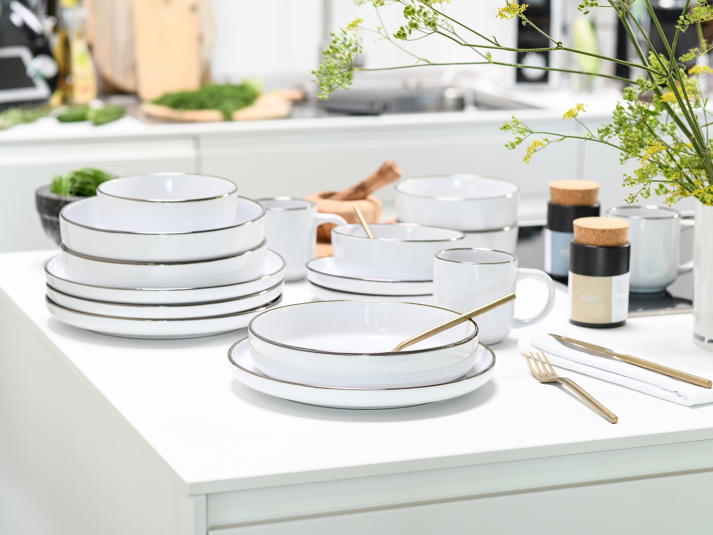 CreaTable Kombiservice »Nordic Festive, Service 30-tlg.« Minimalistisches Design, Dezente goldene Akzente