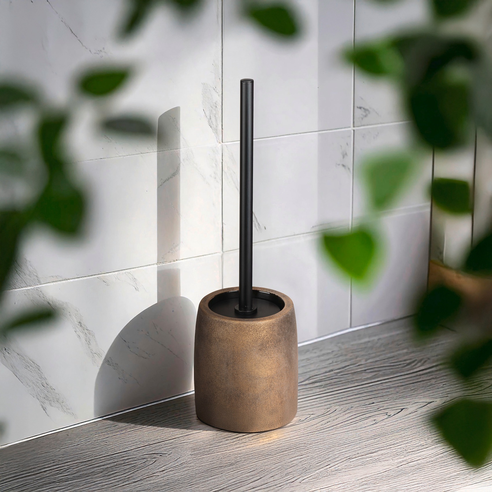 WENKO WC-Garnitur »Tremea« aus Edelstahl | Keramik | Kunststoff Keramik in bronze matt, Toilettenbürste mit Kunststoffabdeckung