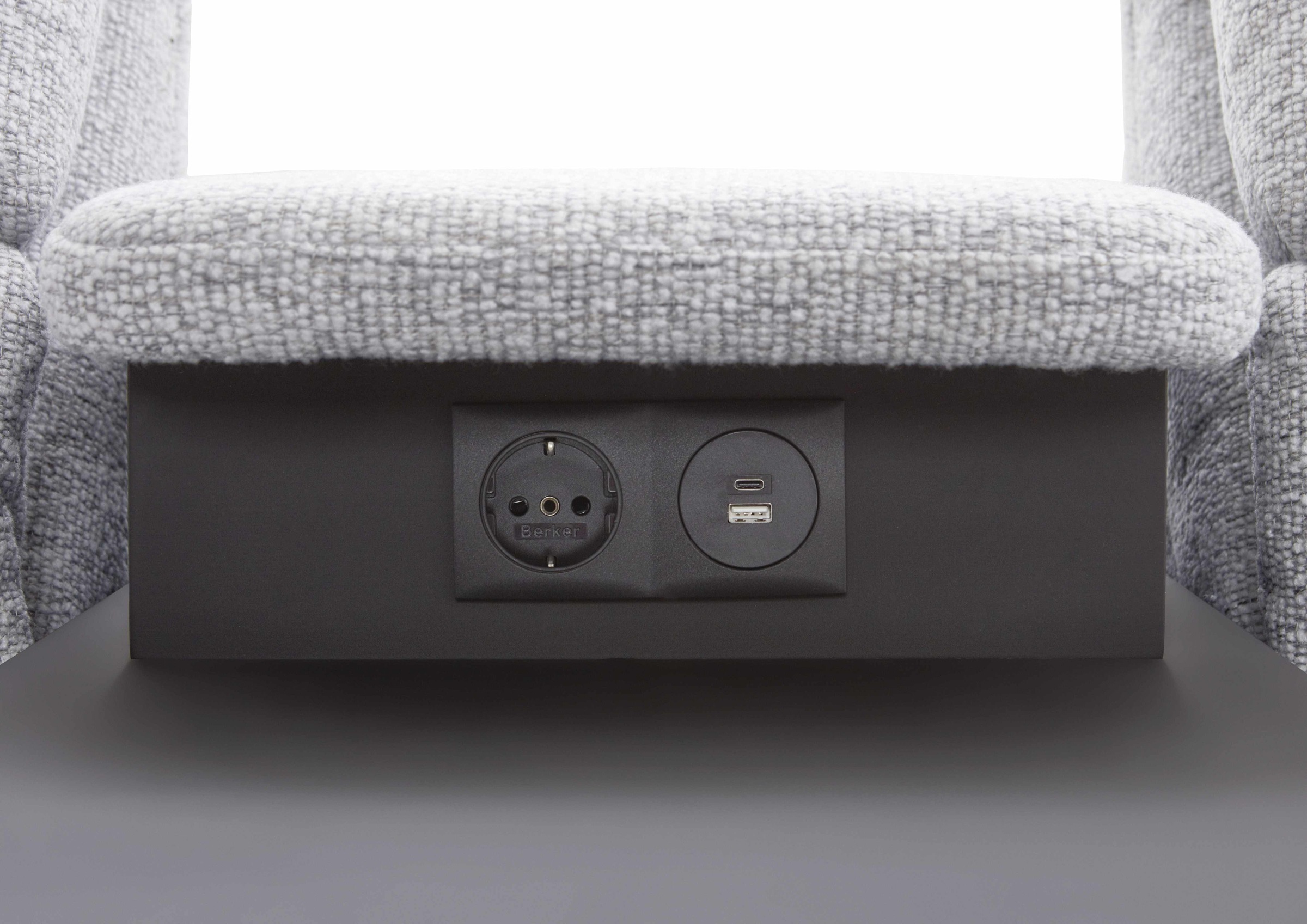 Places of Style 3-Sitzer »Bellaria, inklusive 2x Relaxfunktion motorisch mit Herz-Waage-Beschlag«, Zwischenelement mit Tisch, Steckdose & USB-Ladestation