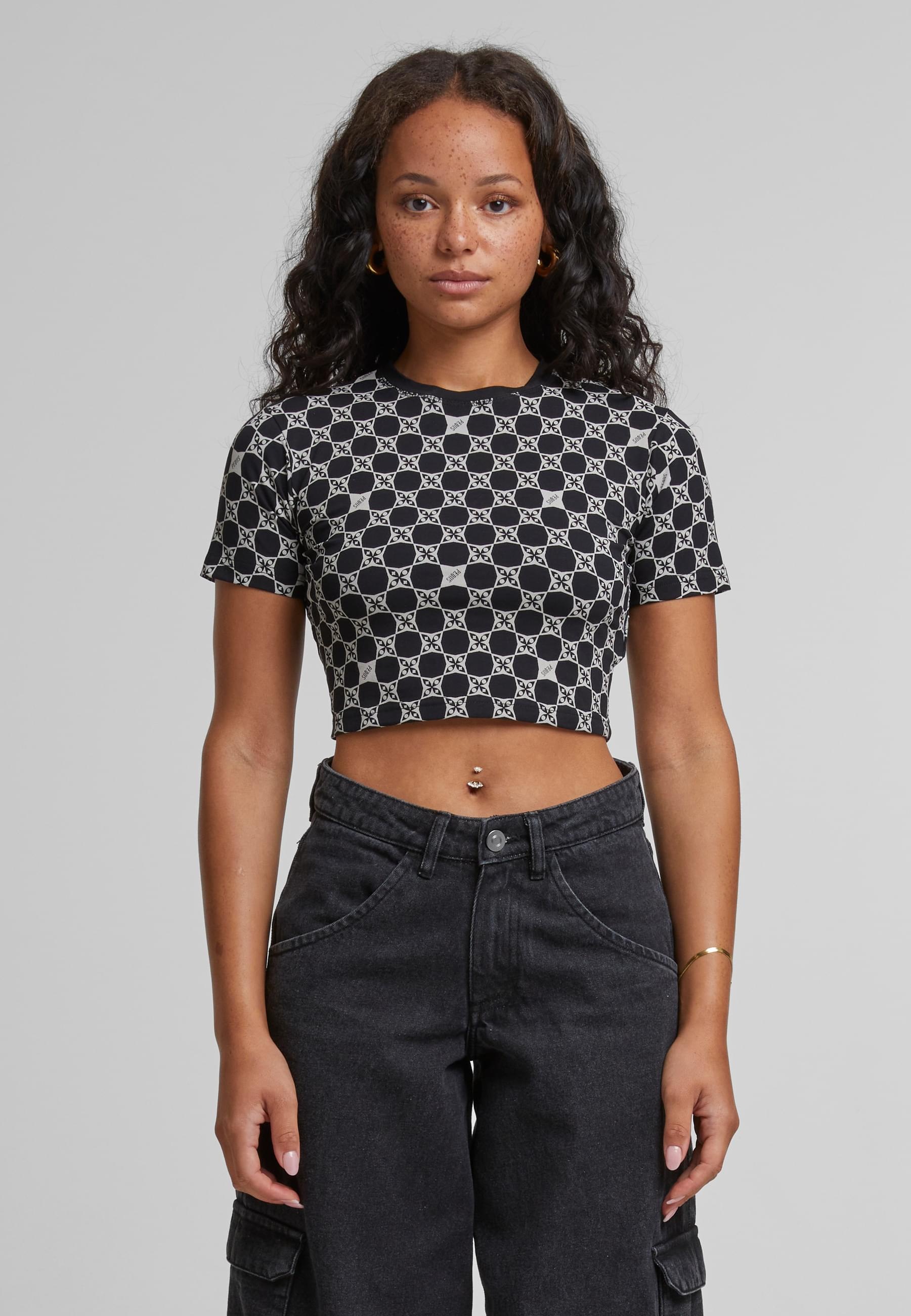 PEQUS T-Shirt »PEQUS Pequs Aether Monogram Top« 1 Stk.