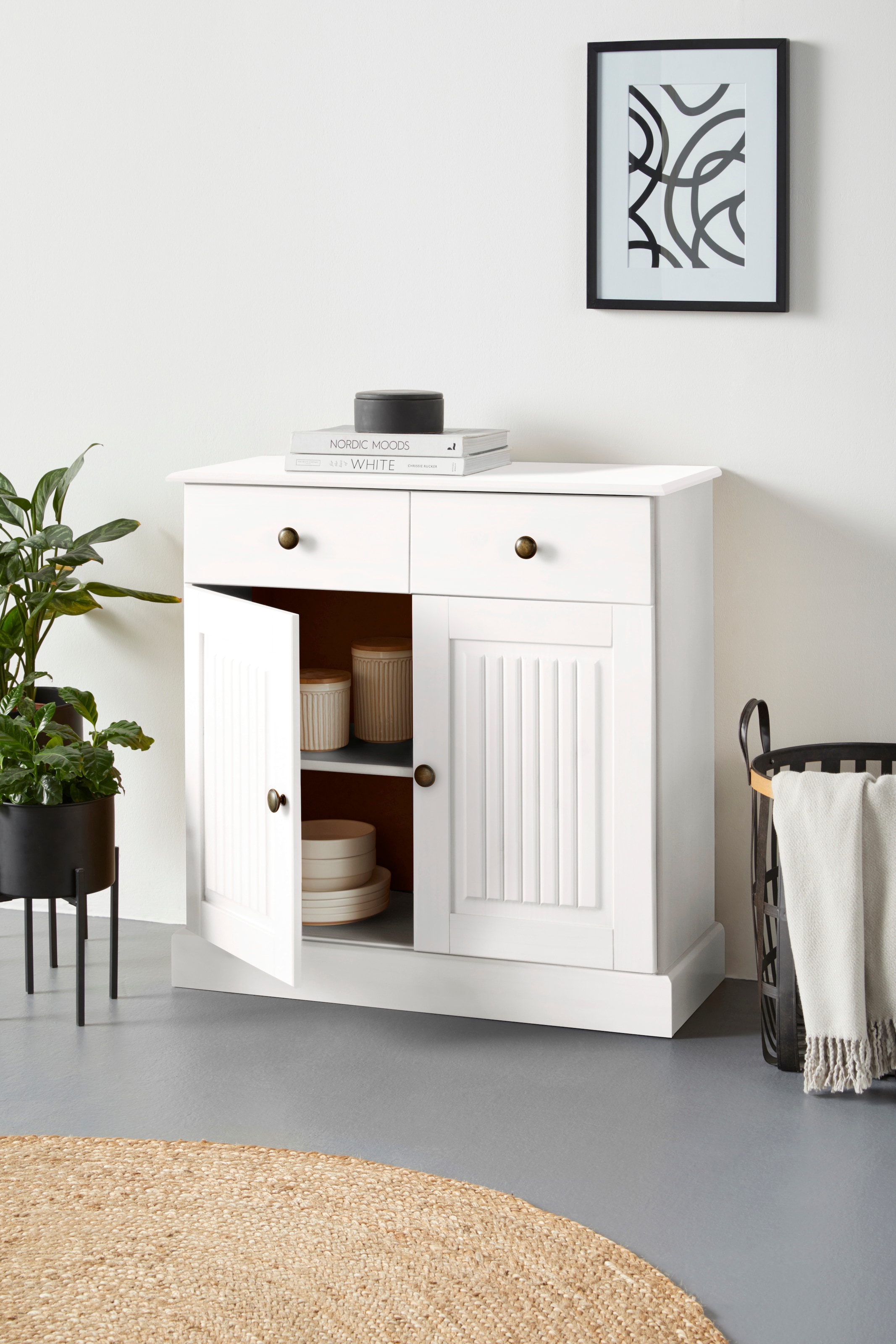 Home affaire Sideboard »Liotta«, Kommode mit verstellbaren Einlegeboden, massives Kiefernholz