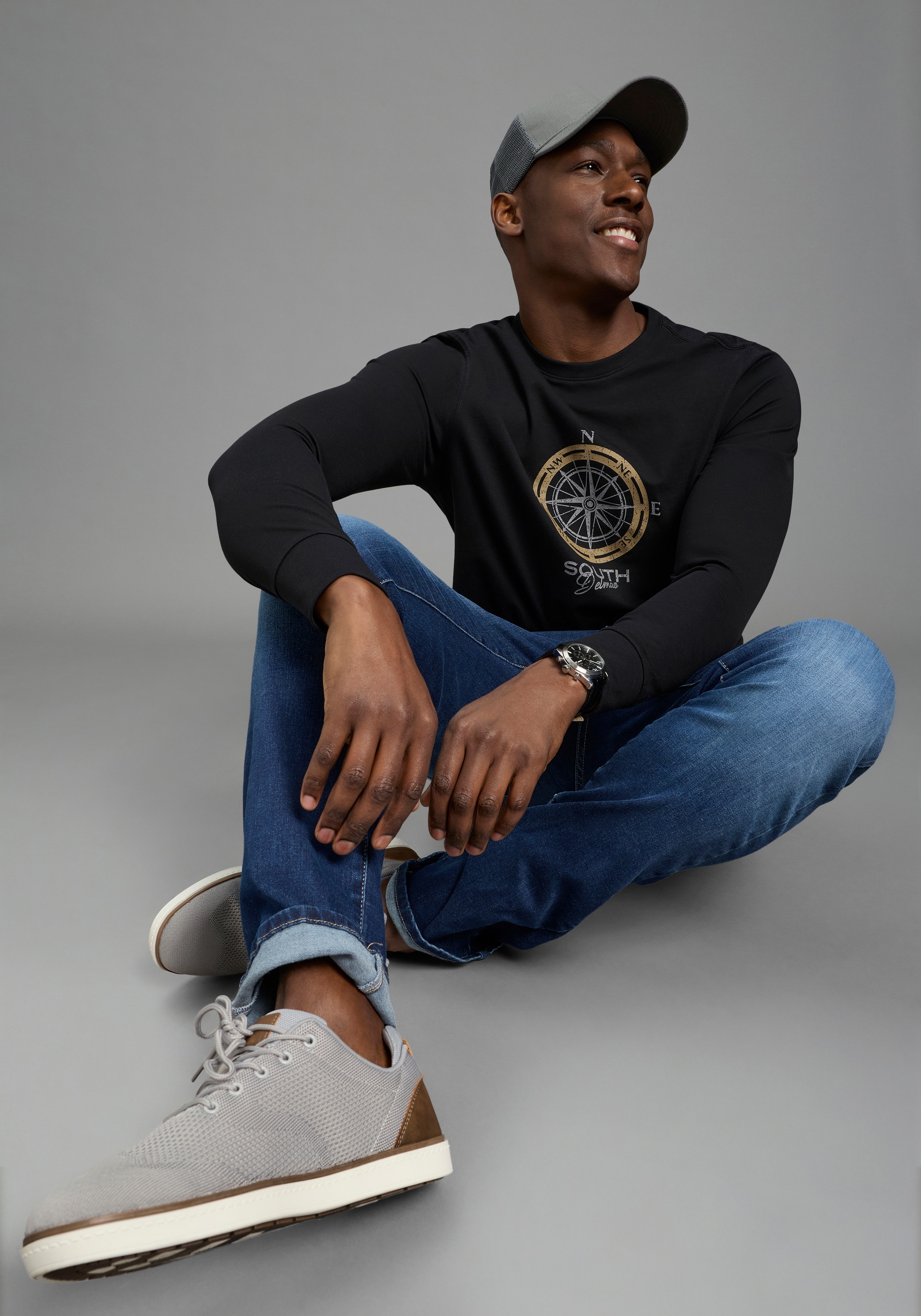 DELMAO Rundhalsshirt »Neue Kollektion« casual Stil, langarm, schmale Passform, mit Print