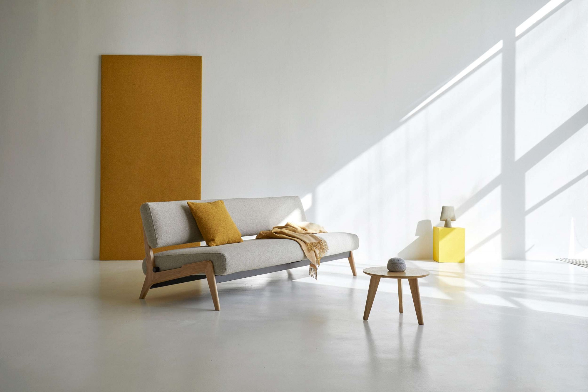 INNOVATION LIVING ™ 3-Sitzer »Nolis Retro Designsofa, hochwertig und super bequem,«, Große einheitliche Siztfläche, 60er Jahre Design neu aufgesetzt