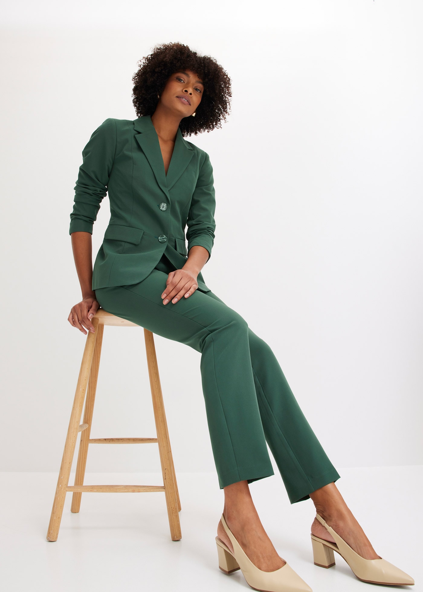 bonprix Hosenanzug »Hosenanzug 2-tlg« Set, 2er, 2 tlg. regular fit Regular Fit, mit Elasthan-Anteil, verschiedene Konfektionsgrößen
