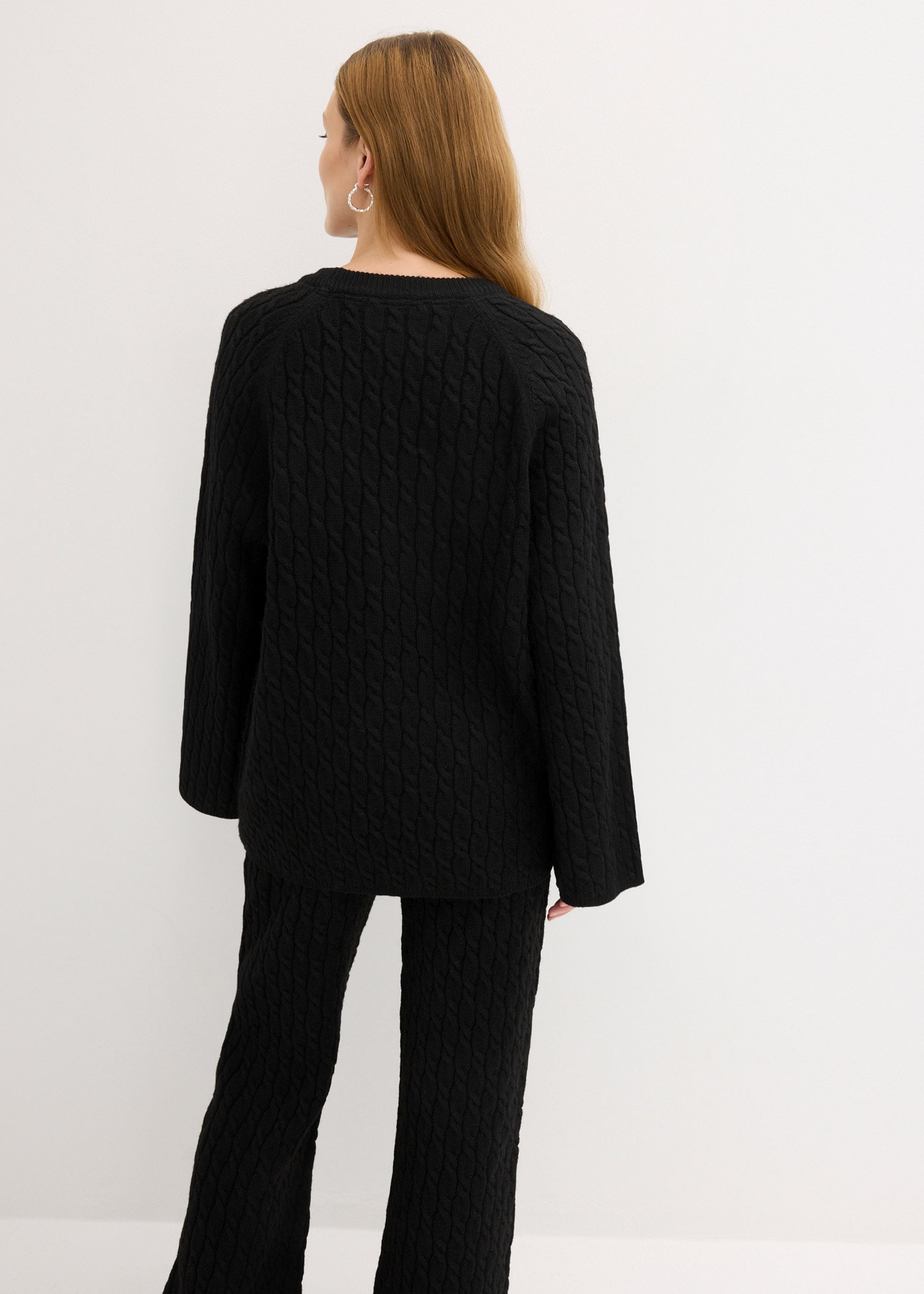 bonprix Strickpullover »Oversize-Pullover mit Zopfmuster« aus Polyester und Wolle, mit Rundhalsausschnitt, mit Zopfmuster