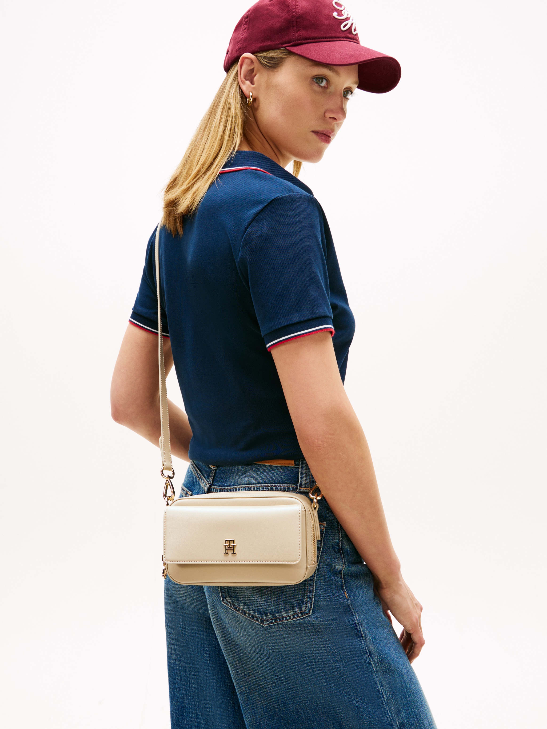 Tommy Hilfiger Mini Bag »TH ICON CAMERA BAG«, Damen Umhängetasche, Schultertasche mit TH-Logoemblem