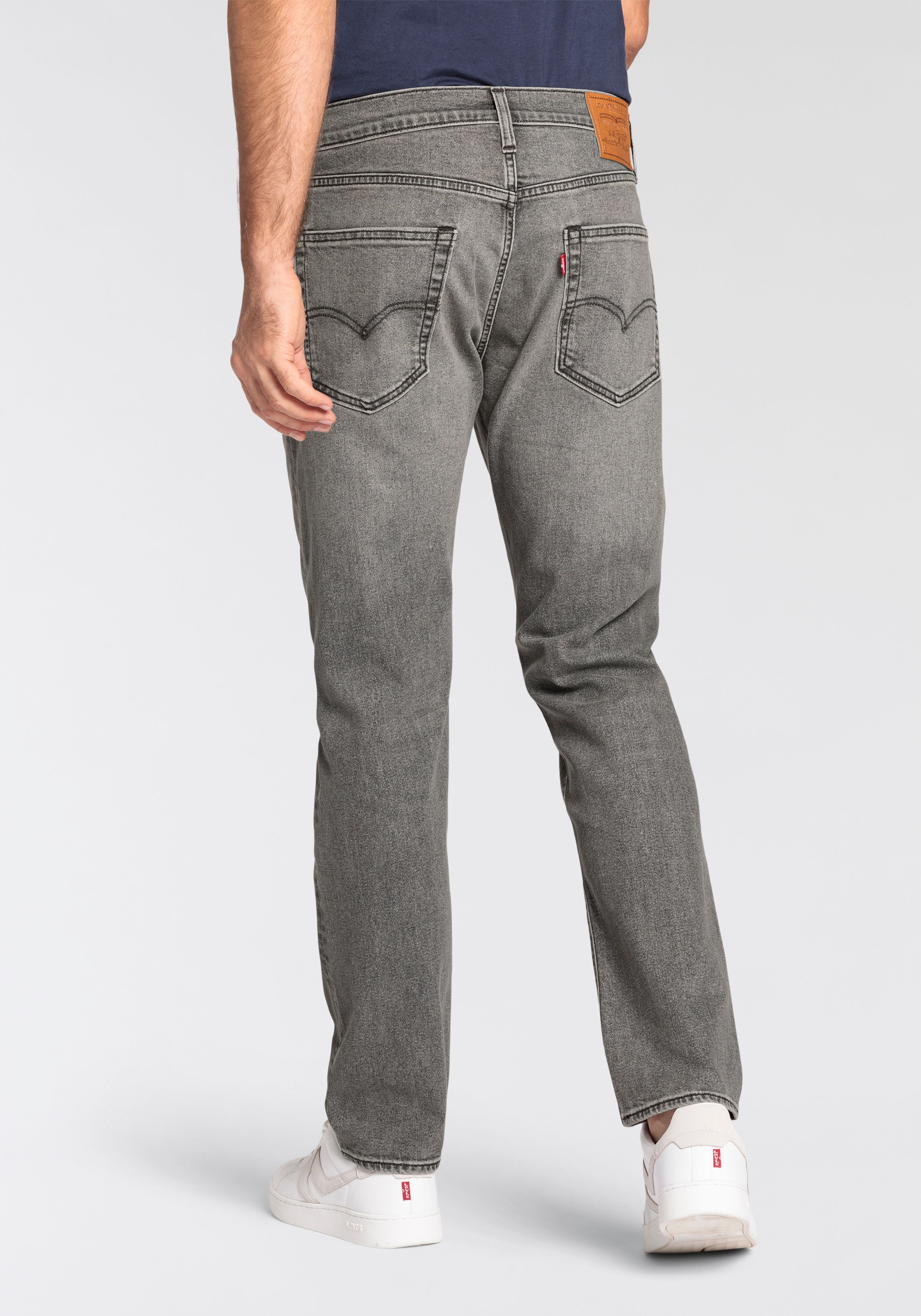 Levi's® Tapered-fit-Jeans »502 TAPER«, in elegantem, modernem Stil