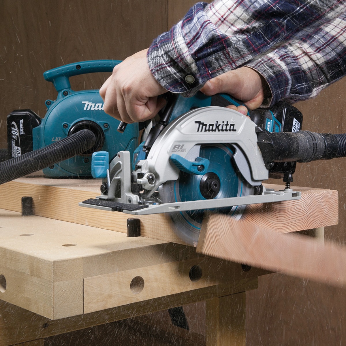 Makita Akku-Handkreissäge »DHS680RTJ«, (Set), 57 mm, 18 V, mit 2 Akkus 18V/5Ah und Ladegerät