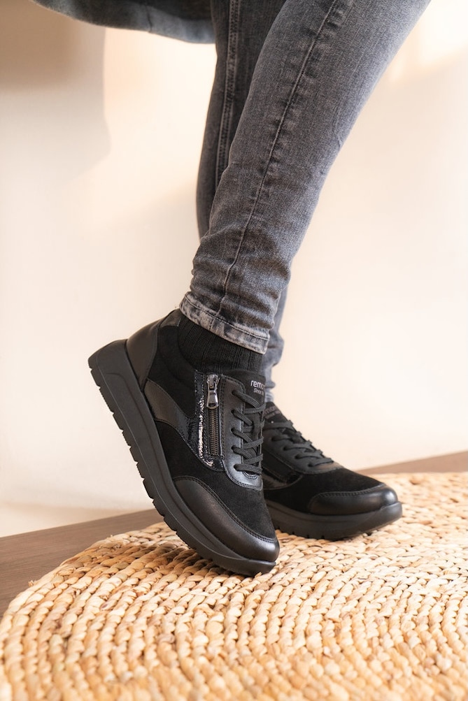 Remonte Plateausneaker  Schnürschuh, Halbschuh, Freizeitsneaker mit gepolstertem Schaftrand