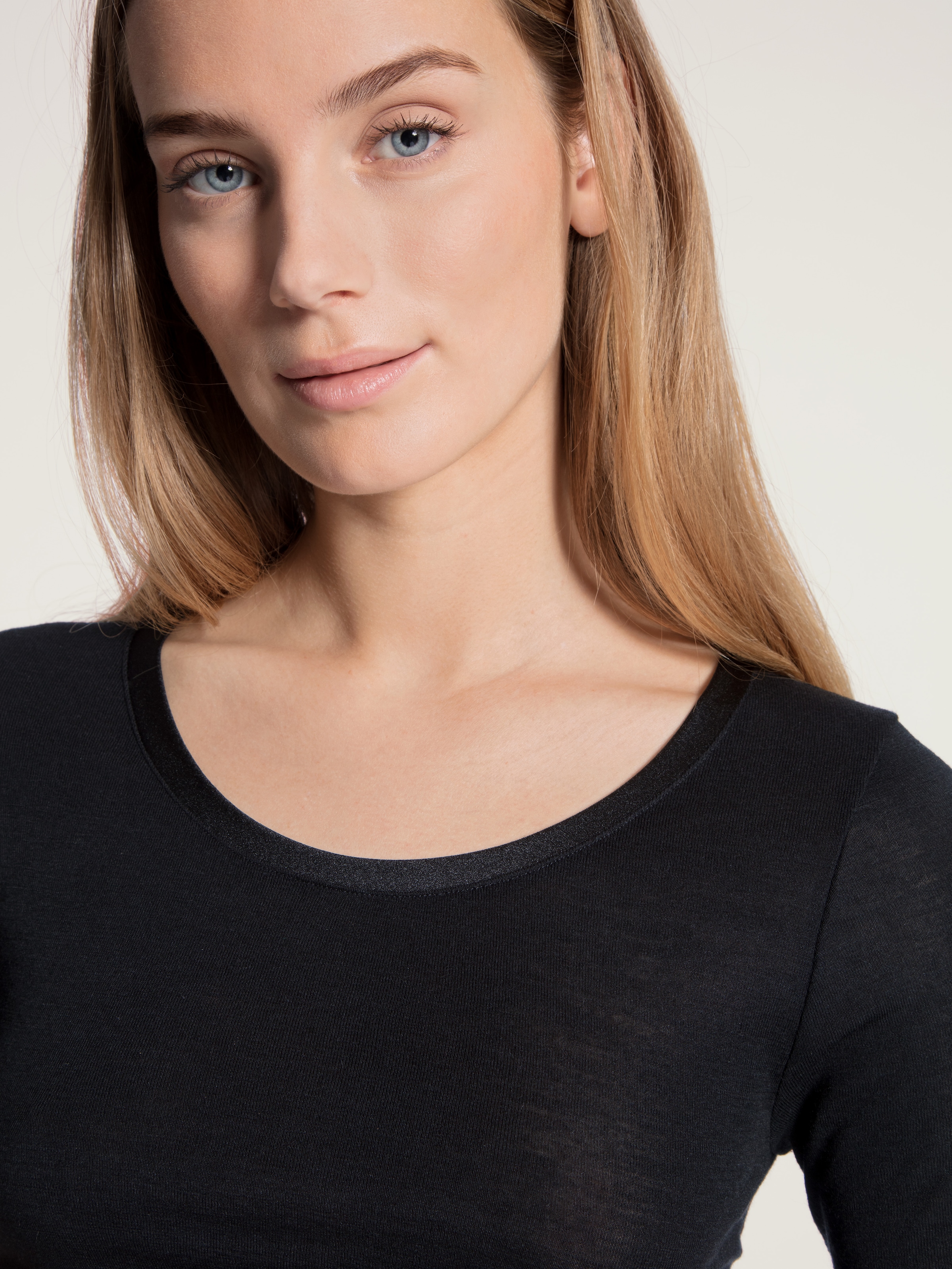 CALIDA Kurzarmshirt »True Confidence« Satinbandeinfassung, Rundhalsausschnitt, Kurzarm