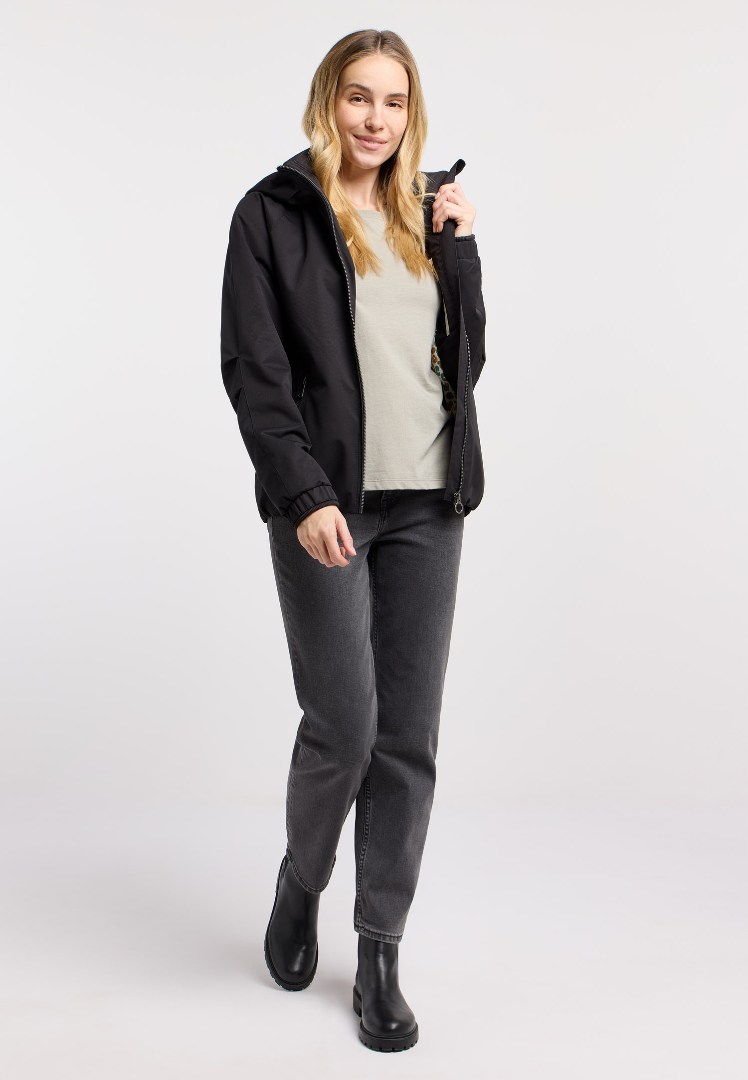 Ragwear Outdoorjacke »DIZZIE« mit Kapuze Wasserabweisend mit Kordelzug am Saum und Reißverschlusstaschen