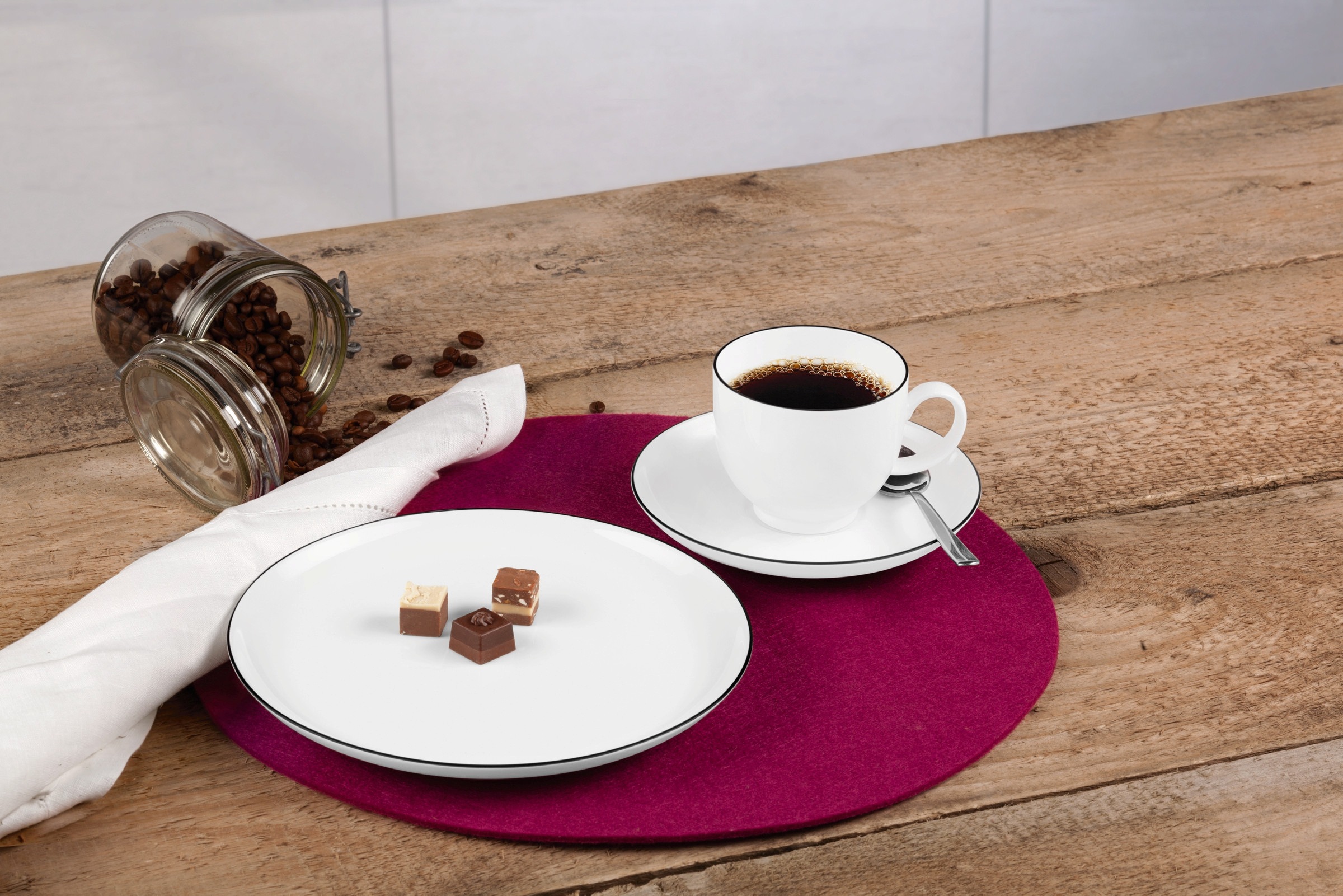 Seltmann Weiden Kaffeeservice »Geschirr-Set, Service Lido Black Line«, (Set, 18 tlg.), Tassen, Untertassen, Teller, 18 Teile, für 6 Personen, Made in Germany