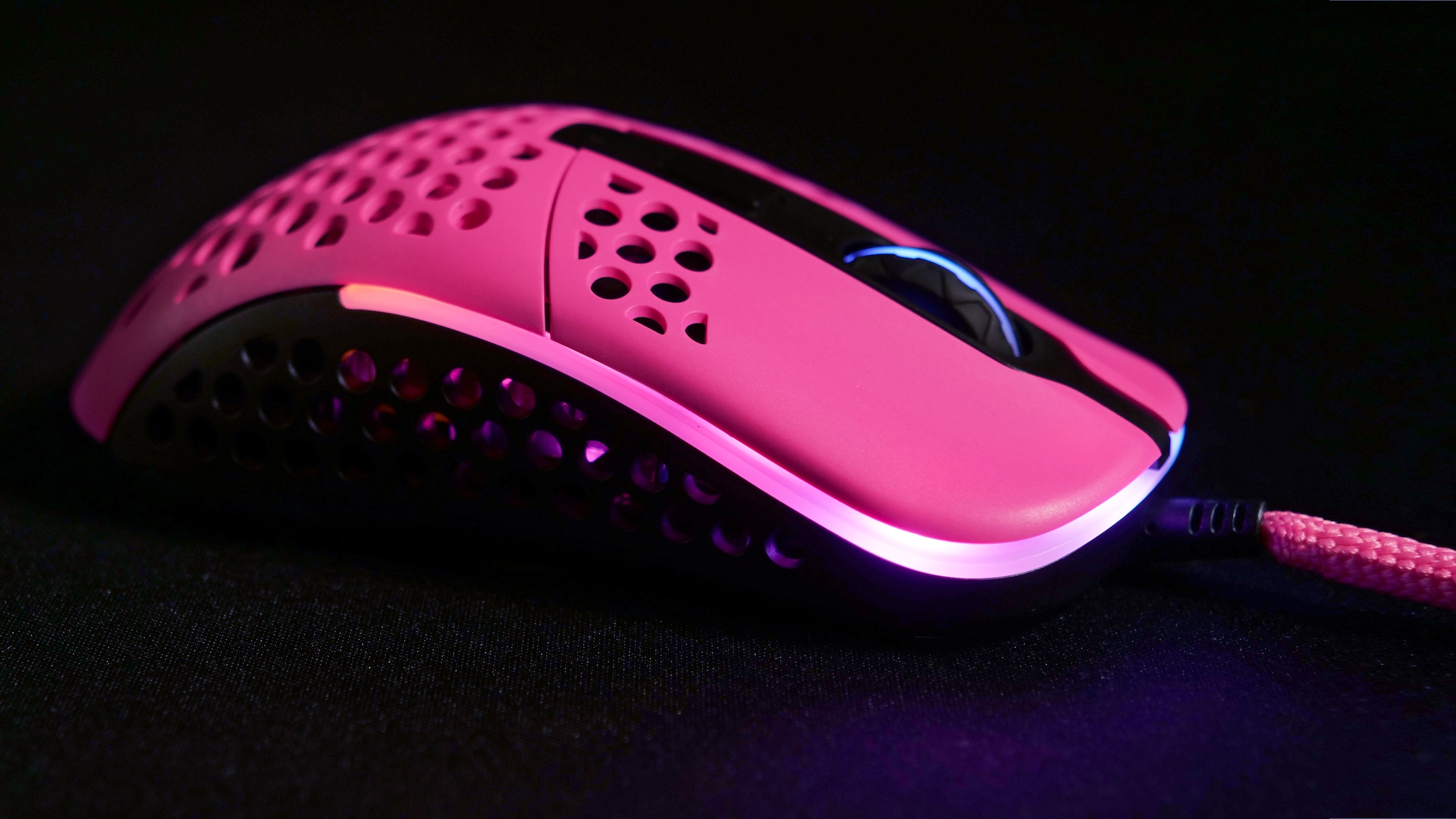 Cherry Xtrfy Gaming-Maus »M42 RGB«, kabelgebunden, ultraleichte Gaming-Maus