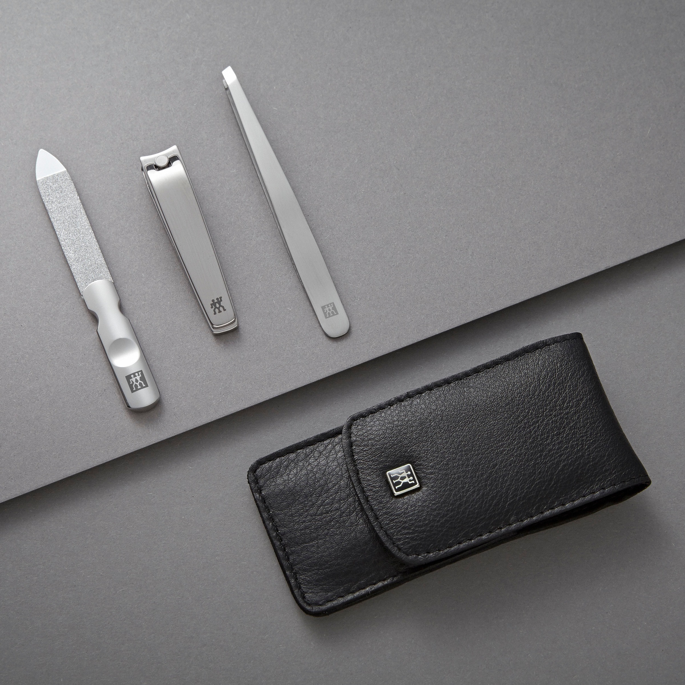 Zwilling Maniküre-Etui »CLASSIC INOX DRUCKKNOPF-ETUI ANTHRAZIT«, (3 tlg.), mit Nagelknipser