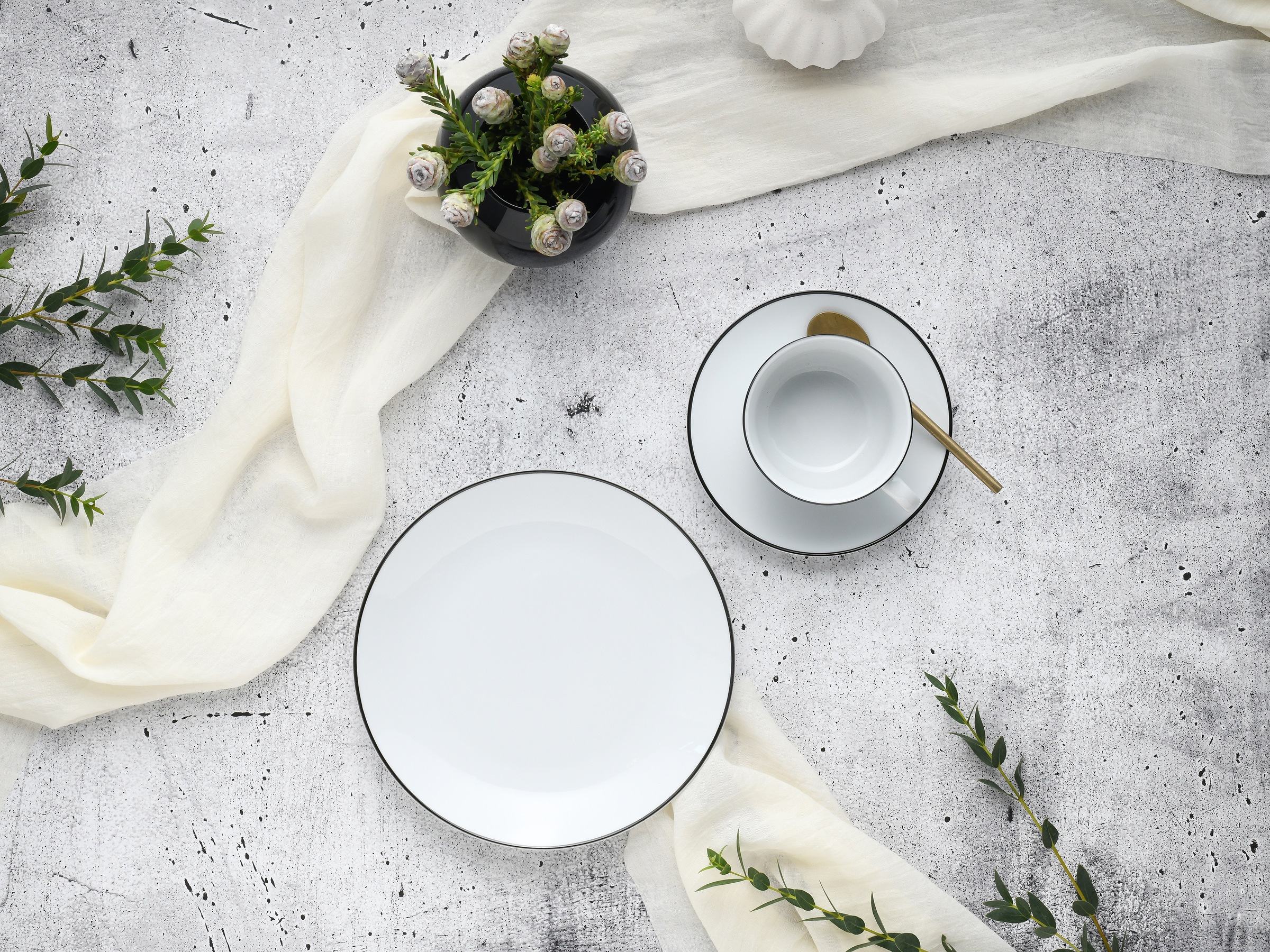 CreaTable Kaffeeservice »Luna Black Line«, (Set, 18 tlg.), handgemaltes Liniendekor