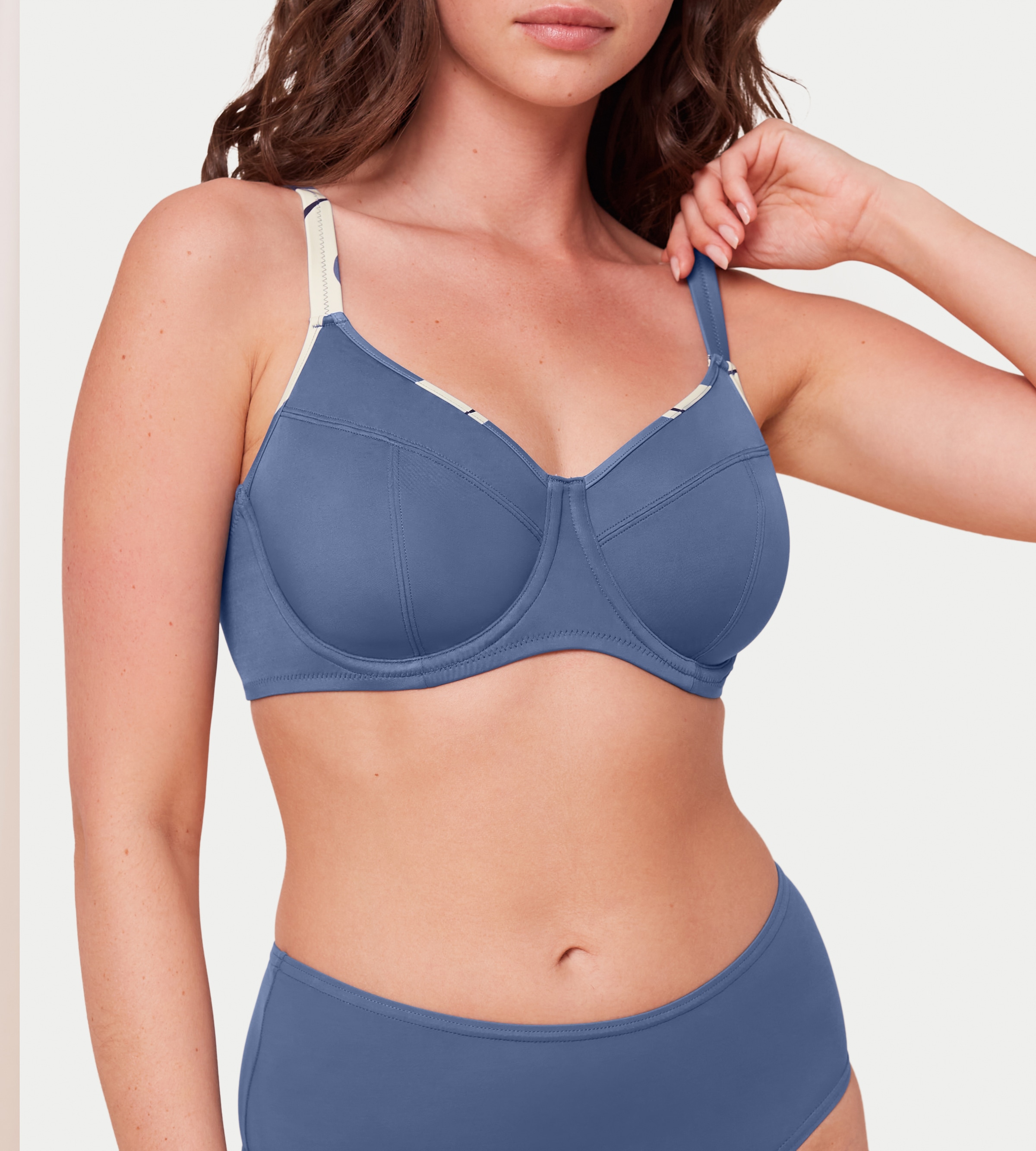 Triumph Bügel-Bikini-Top »Summer Allure W sd 01«, Minimizer - verkleinert die Brust optisch um eine Cup-Größe