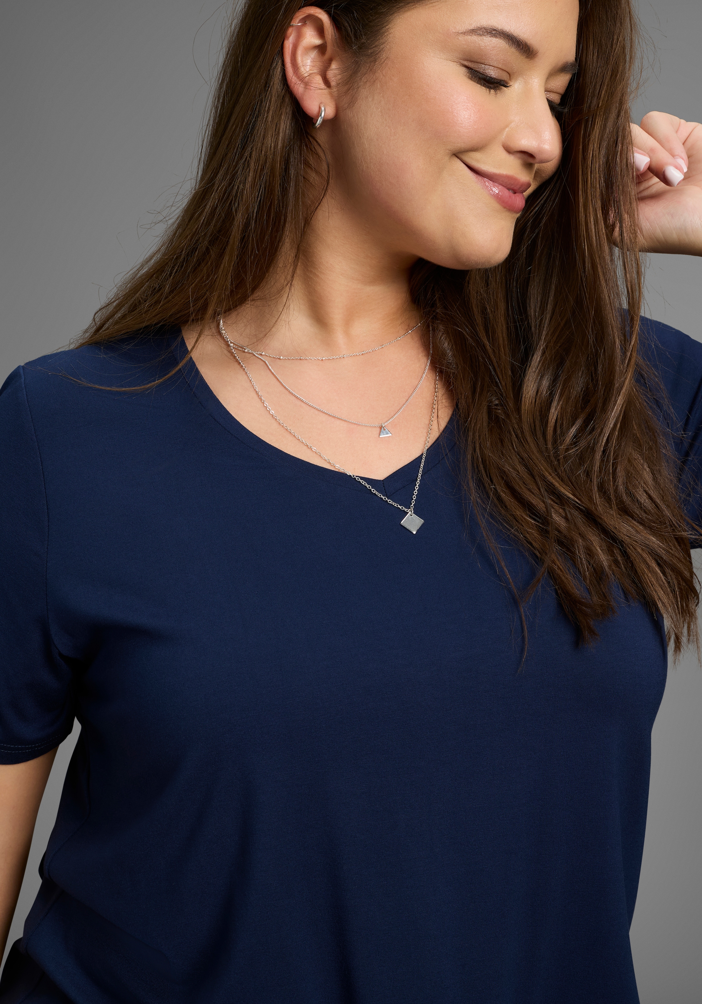 Laura Scott CURVE T-Shirt »Große Größen« mit V-Ausschnitt aus fließender Viskose