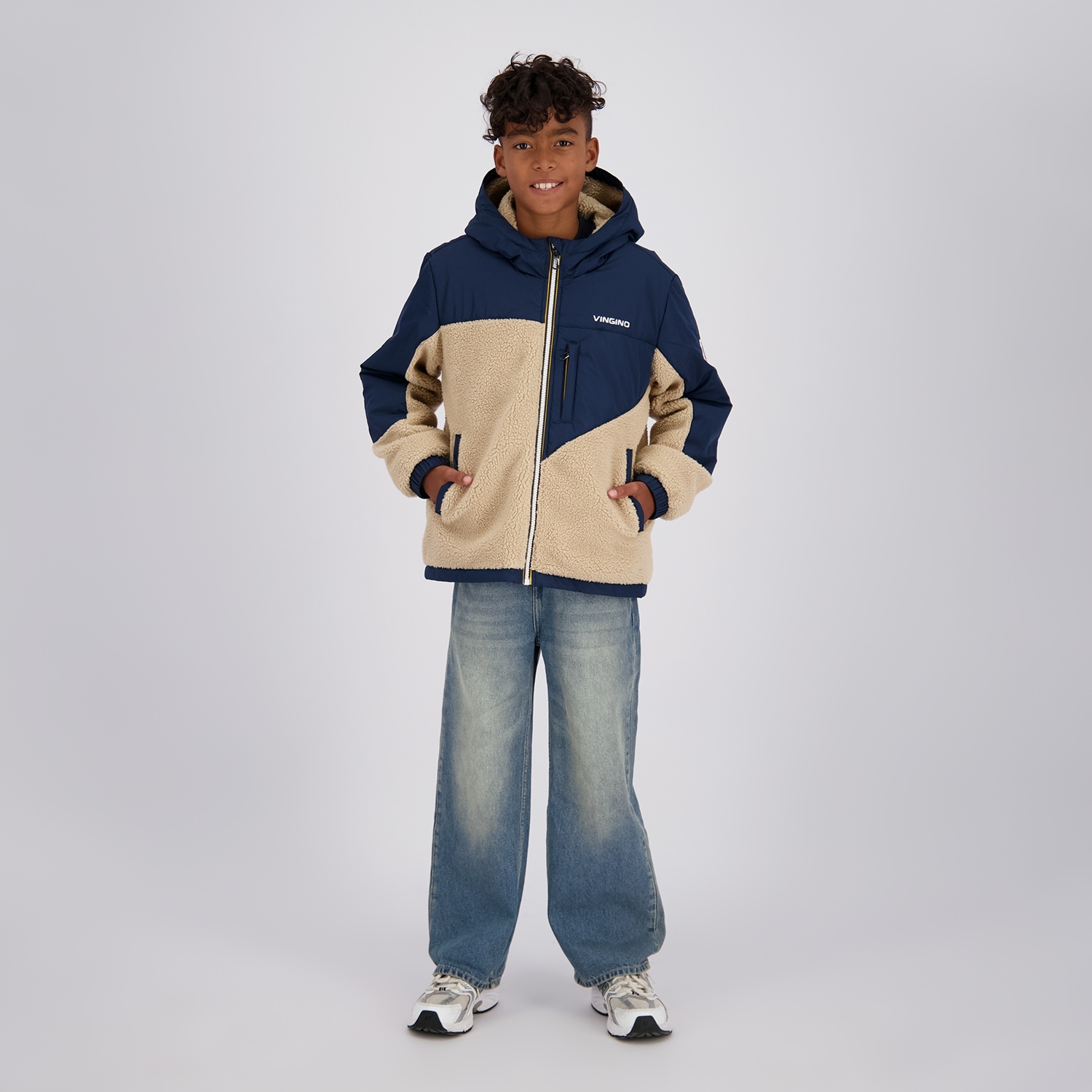 Vingino Kapuzenfleecejacke mit Kapuze Reißverschlusstasche, mit Kapuze