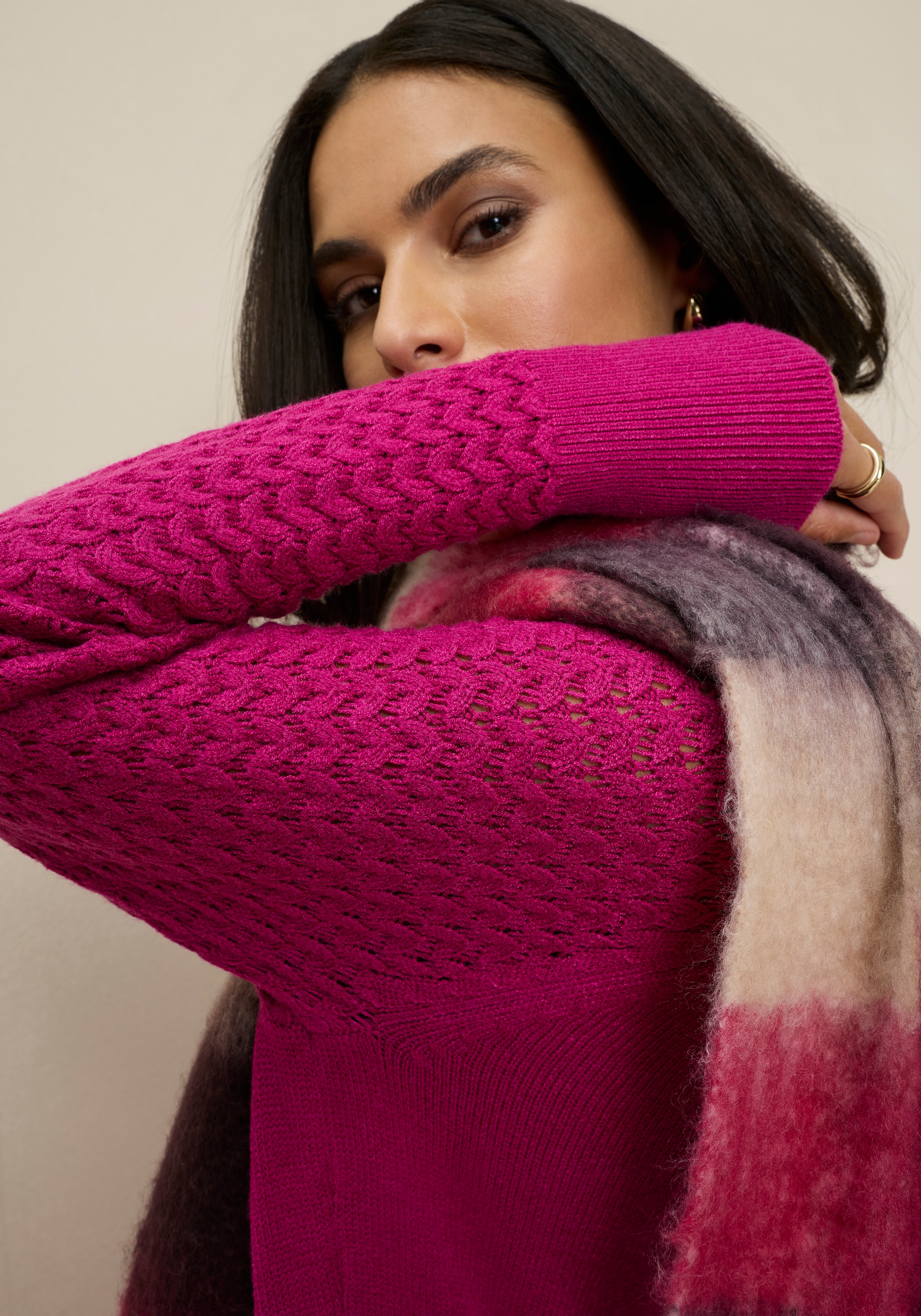 Tamaris Strickkleid Mini-Länge mit Ajourstrickmuster aus Viskosemischung