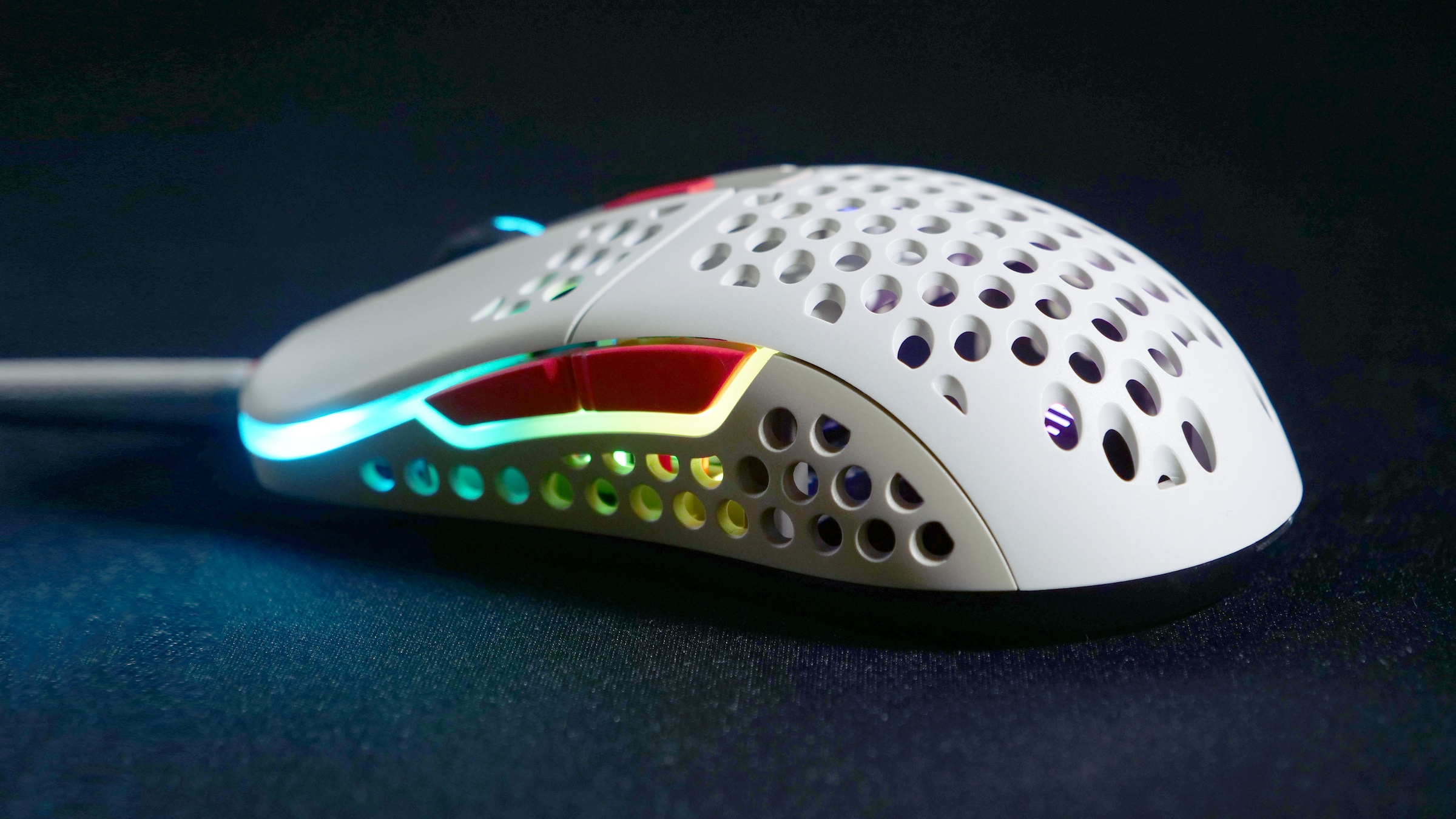 Cherry Xtrfy Gaming-Maus »M42 RGB«, kabelgebunden, ultraleichte Gaming-Maus