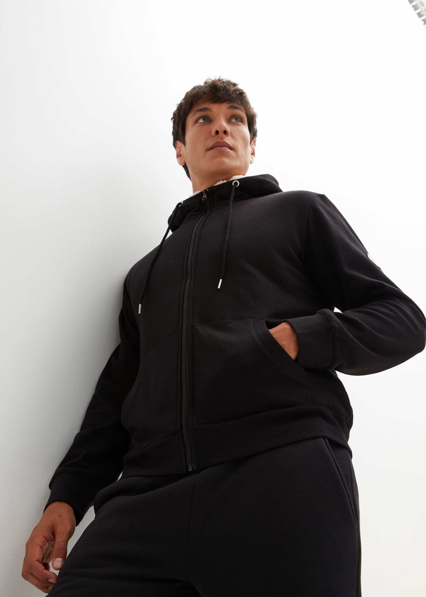 Bonprix Kapuzensweatjacke »Thermo-Sweatjacke Mit Kuschel-Fleece-Futter« Thermo-Sweatjacke Mit Kuschel-Fleece-Futter