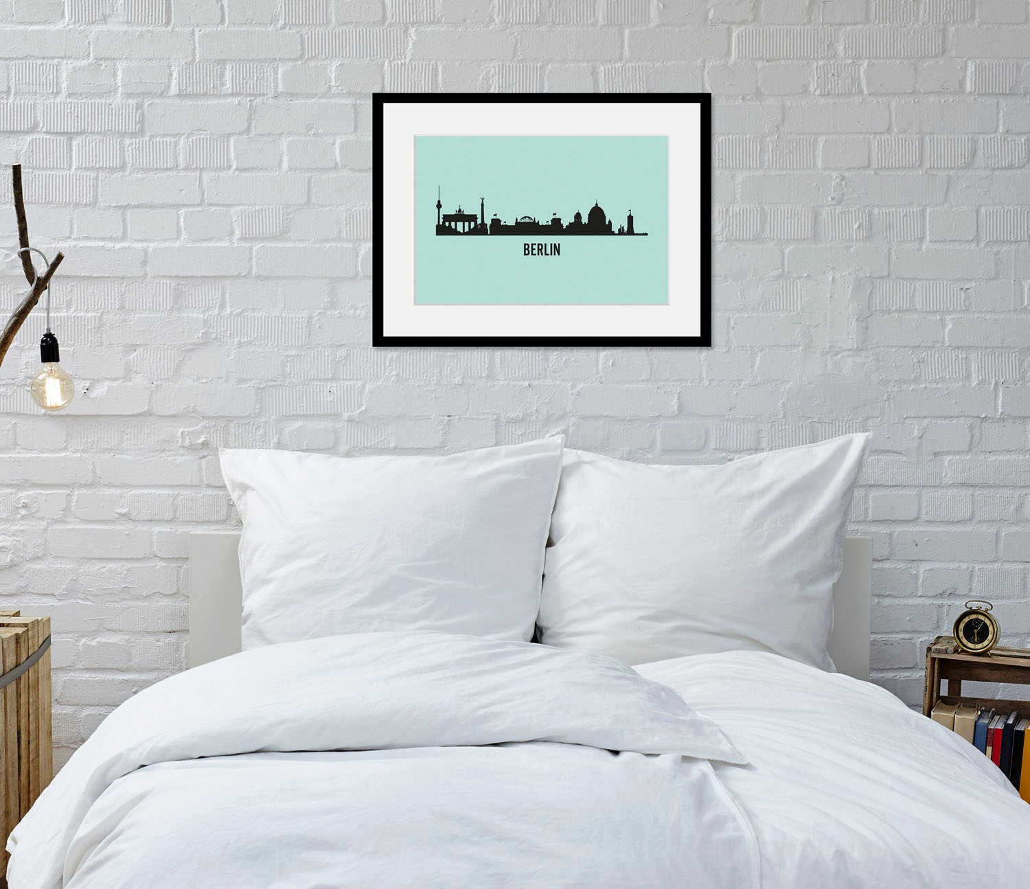 queence Bild »Berlin Skyline«, Städte-Stadt-Deutschland-Kirche-Gebäude-Schriftzug-Berlin, (1 St.), HD Premium Poster-Druck inkl. Holzrahmen
