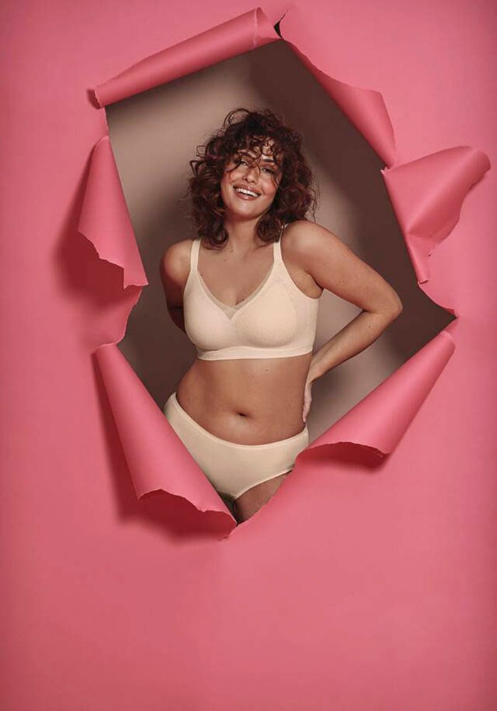 Anita since 1886 Bralette Verstellbare Träger, sportlich leichter Mesh Abschluss im Dekolleté.