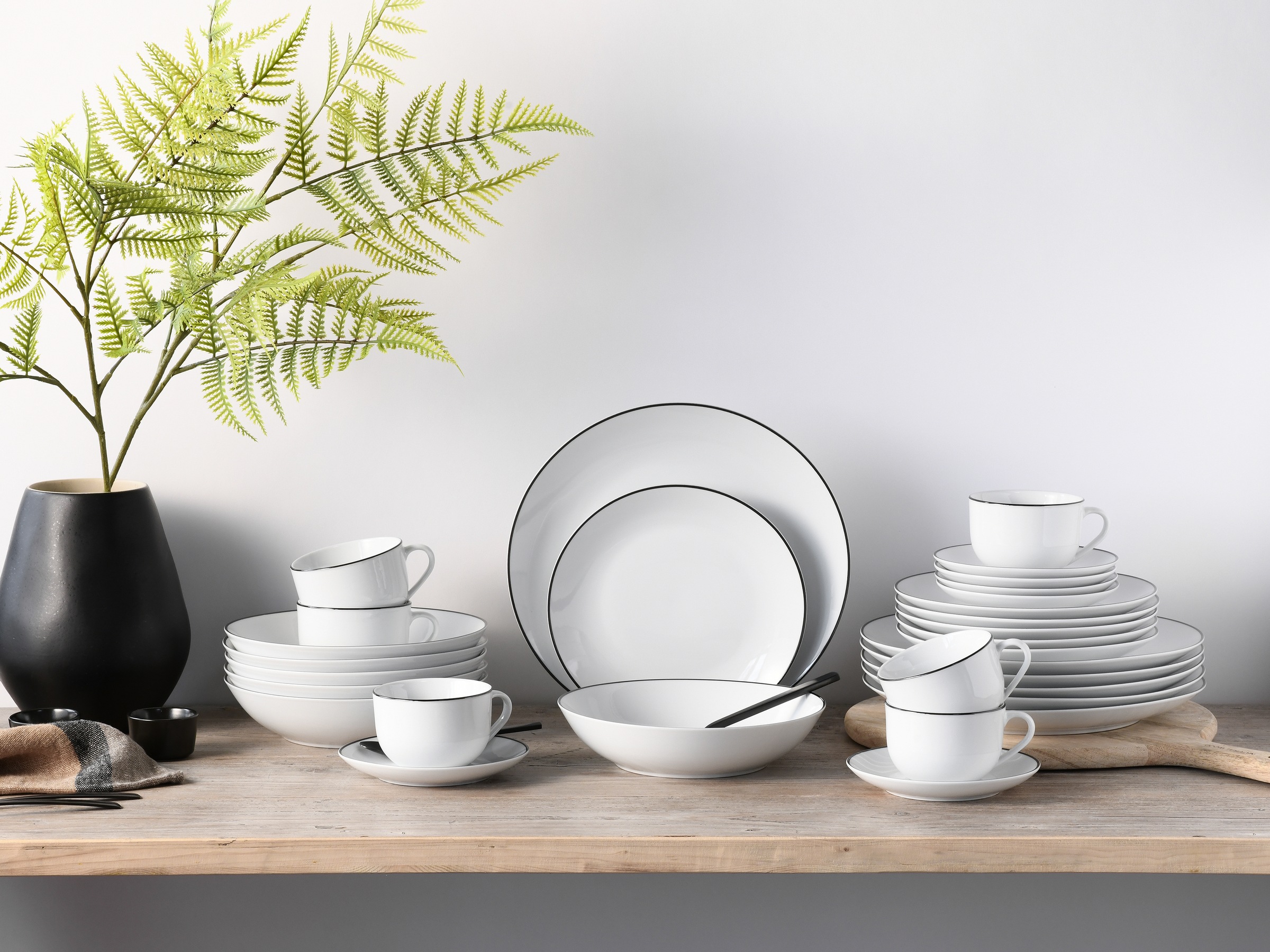 CreaTable Kombiservice »Luna Black Line«, (Set, 30 tlg.), handgemaltes Lini günstig online kaufen