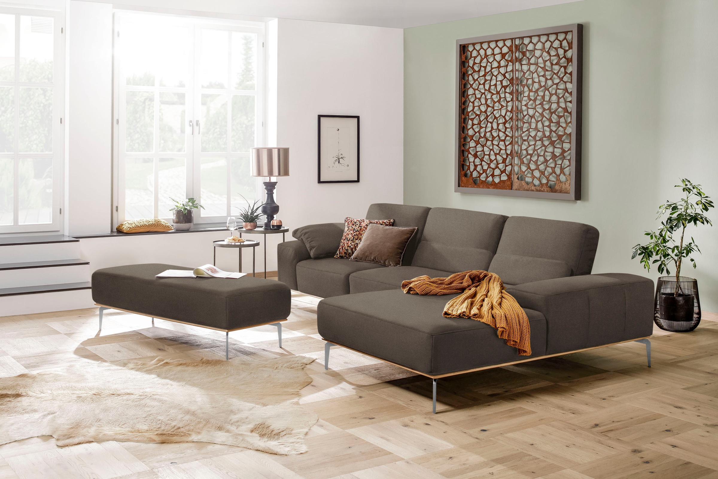 W.SCHILLIG Ecksofa »run, Designsofa mit tollem Sitzkomfort, bequem, L-Form«, mit elegantem Holzsockel, Füße in Chrom glänzend, Breite 319 cm