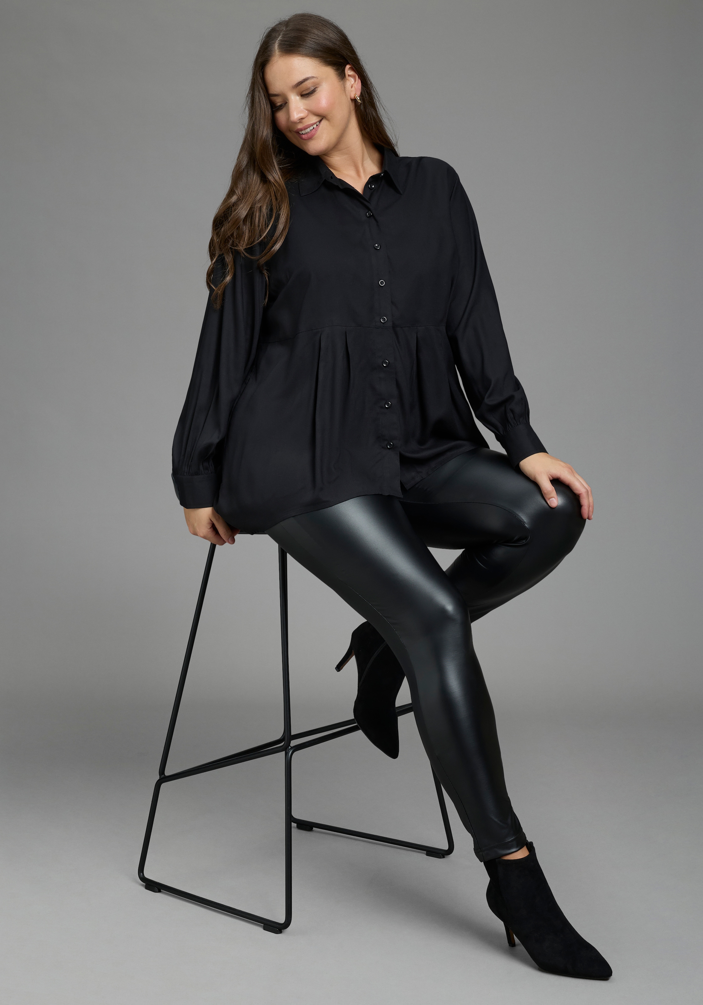 Laura Scott CURVE Longbluse »Große Größen« femininer Stil, aus Viskose, unifarbene Optik, mit Knöpfen