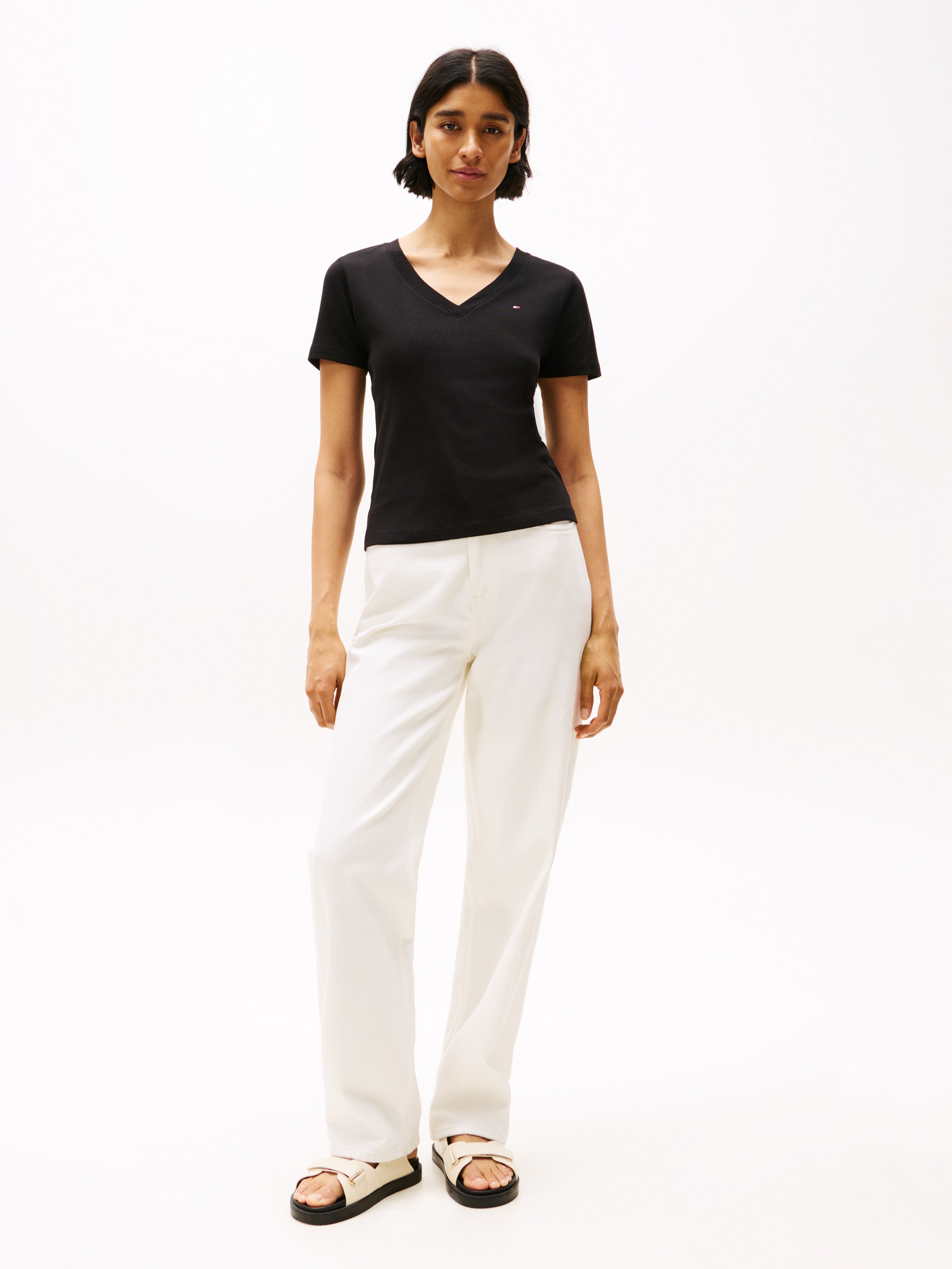 Tommy Hilfiger T-Shirt »SLIM CODY V-NK SS«, mit Logostickerei