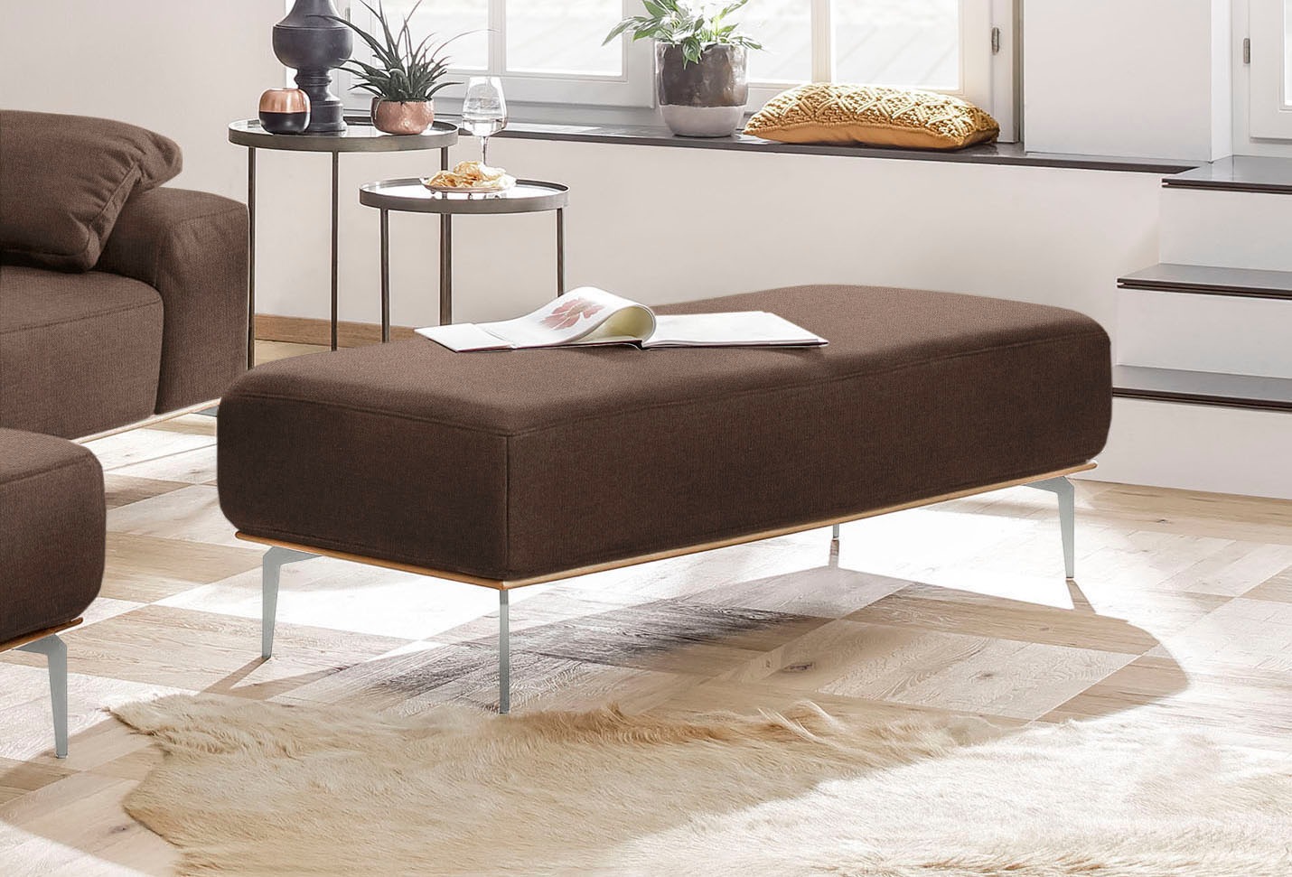 W.SCHILLIG Polsterhocker mit elegantem Holzsockel, Füße in Chrom glänzend, günstig online kaufen