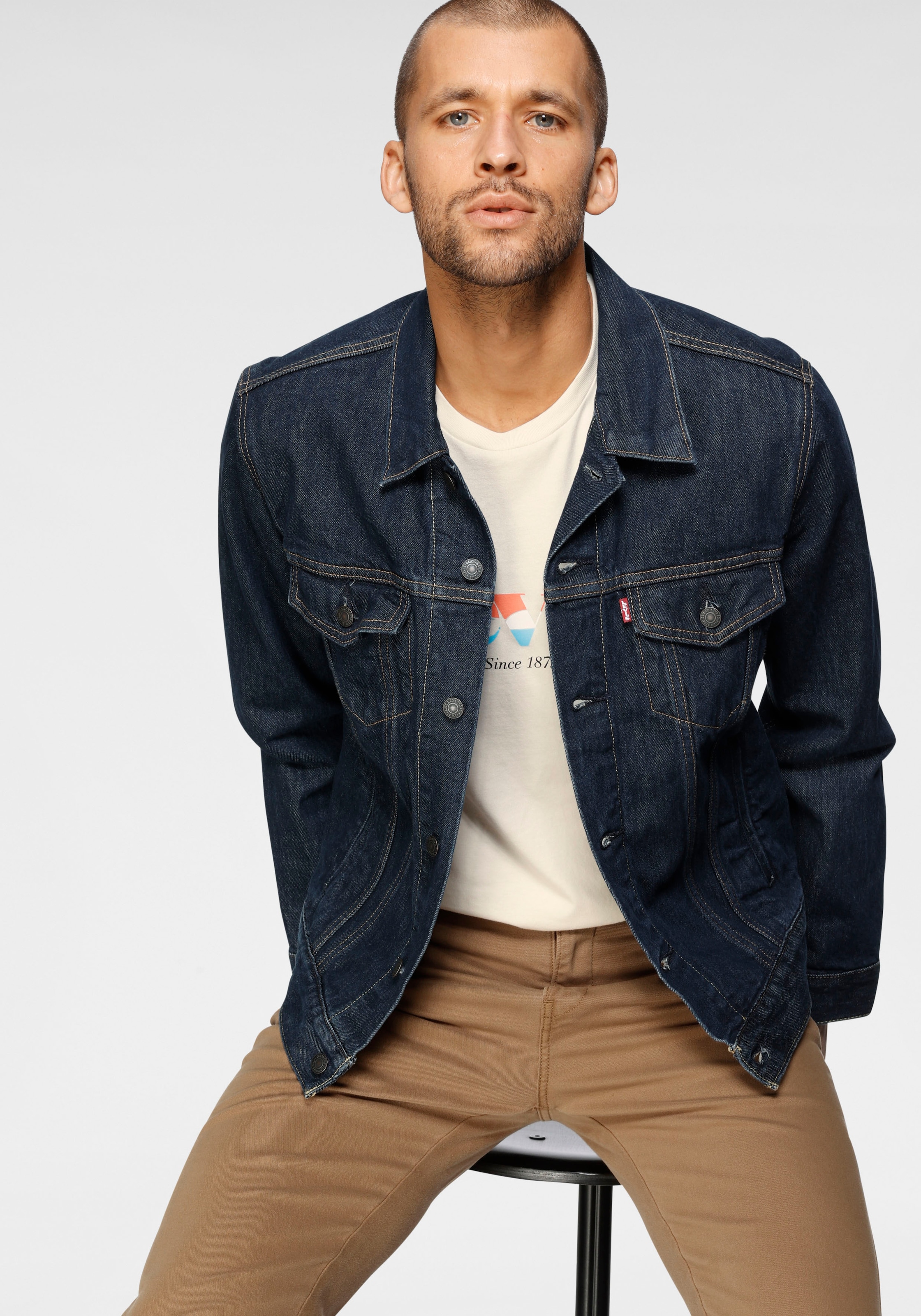Levi's® Jeansjacke »VINTAGE FIT TRUCKER JKT«, ohne Kapuze, mit Knopfleiste