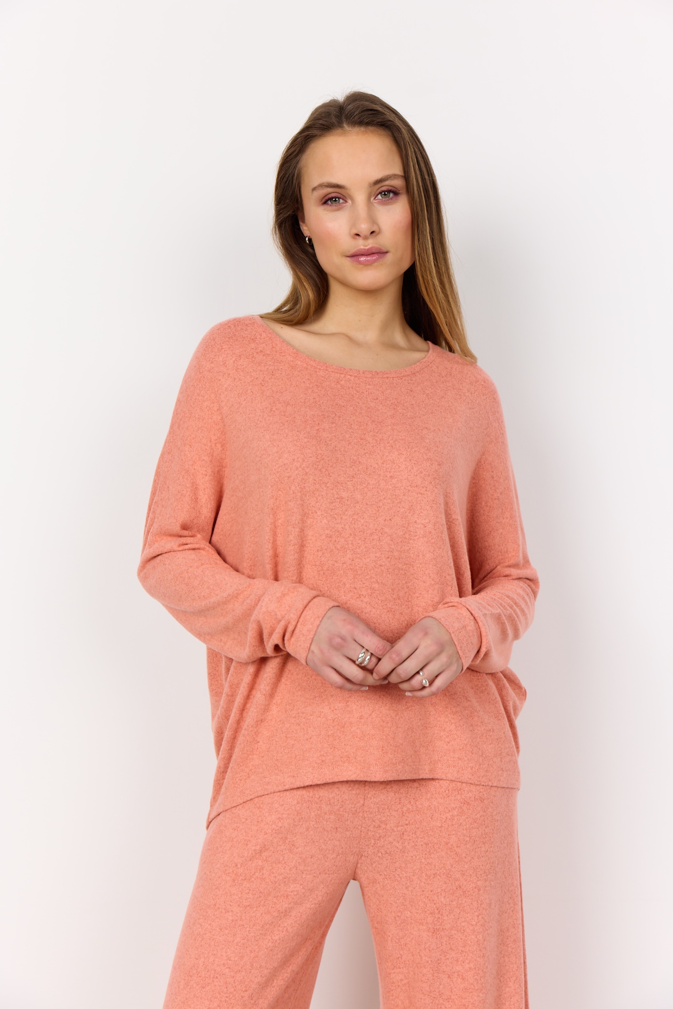 soyaconcept Rundhalsshirt »SC-BIARA 1« bequemer Pullover, elastische Viskose-Qualität in melierter Optik