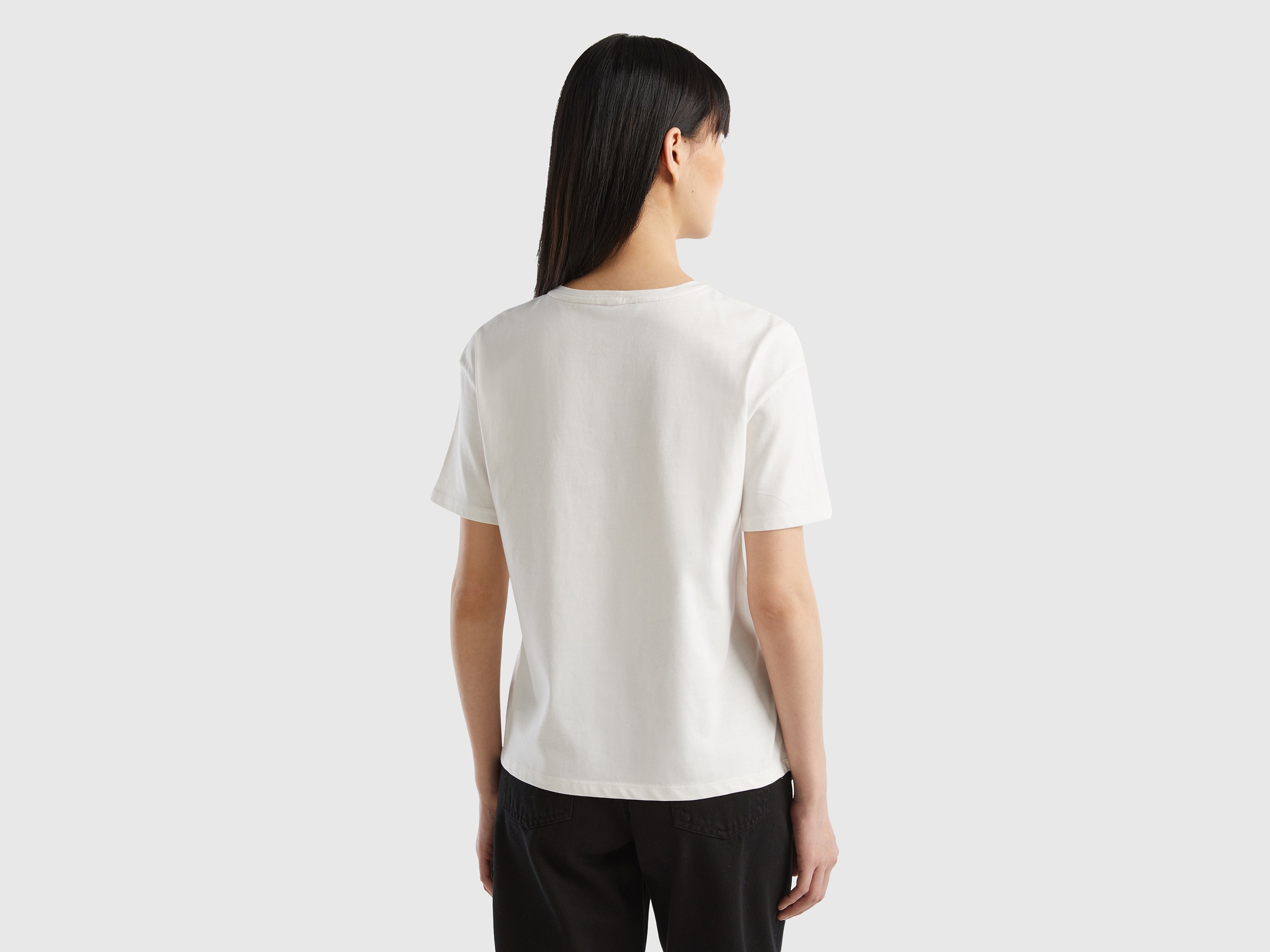 United Colors of Benetton T-Shirt mit mehrfarbiger Blumenstickerei